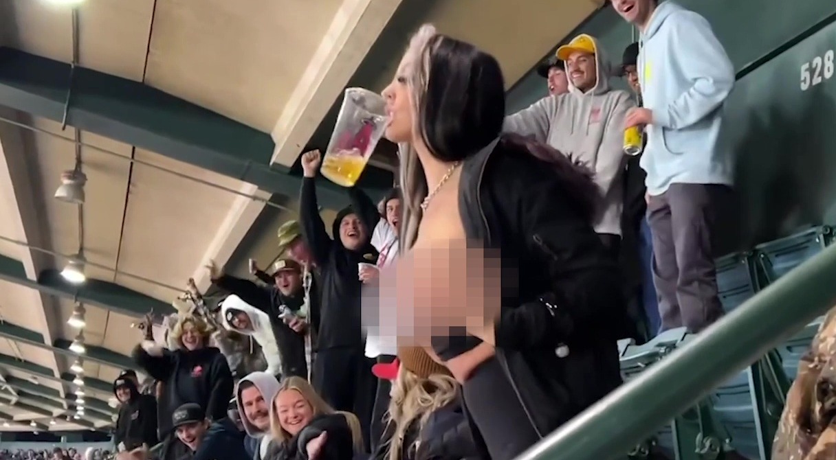 推特近日瘋傳正妹露奶影片。（翻攝自推特）