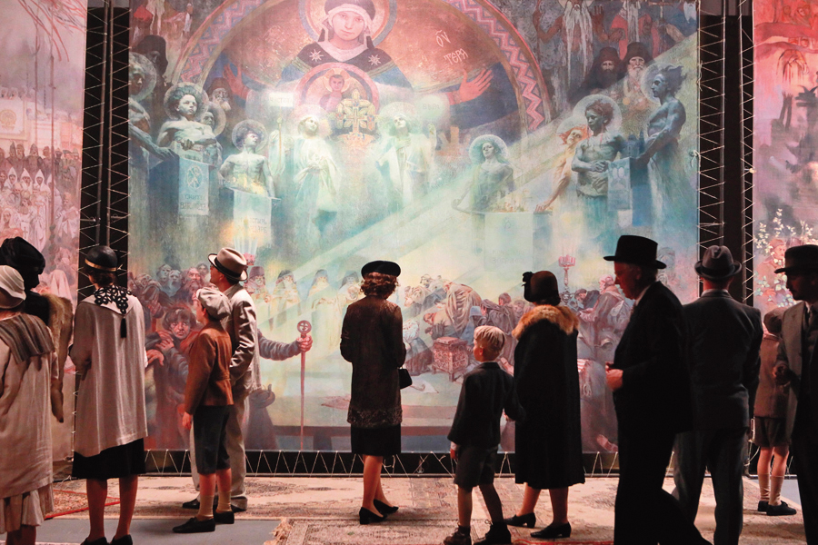 ←電影一窺慕夏如何迷倒眾生的祕密，而人們熟悉的慕夏畫作，也連綴起他的完整歷史。（海鵬提供）