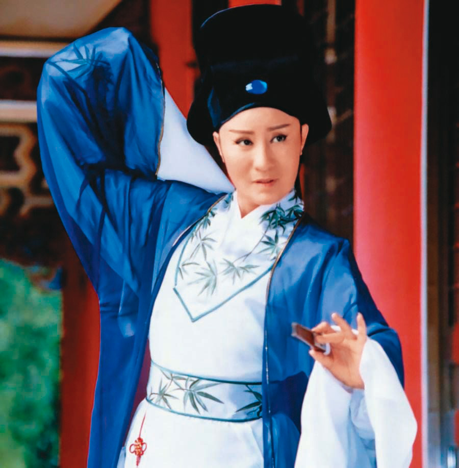 葉青(圖)已息影多年,她投資女媧石等生意後傳出賠上億,目前與女粉絲因債務對簿公堂。(翻攝葉青臉書)