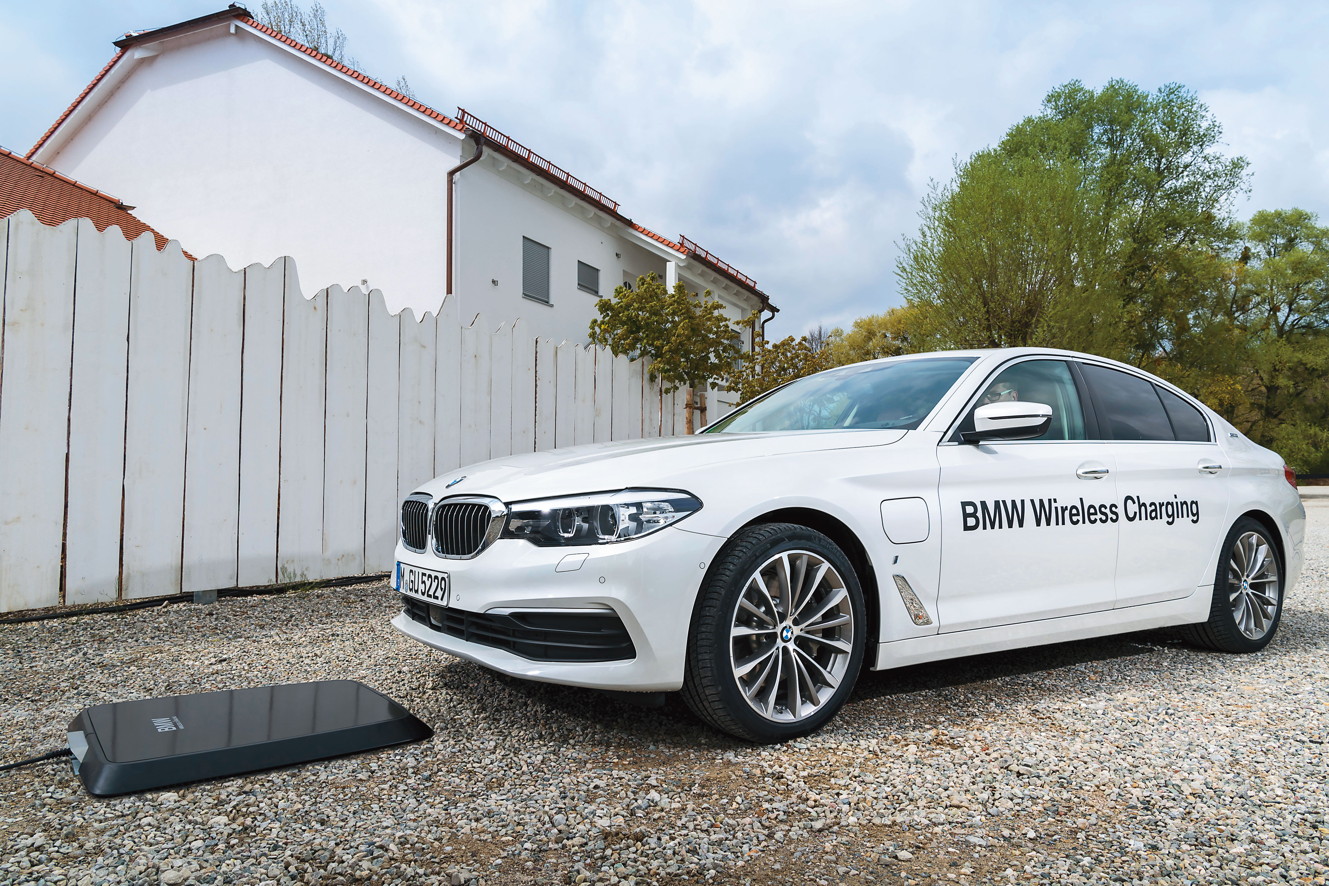 BMW堪稱布局無線充電最積極的車廠，6年前就嘗試把技術導入量產車上。（BMW提供）