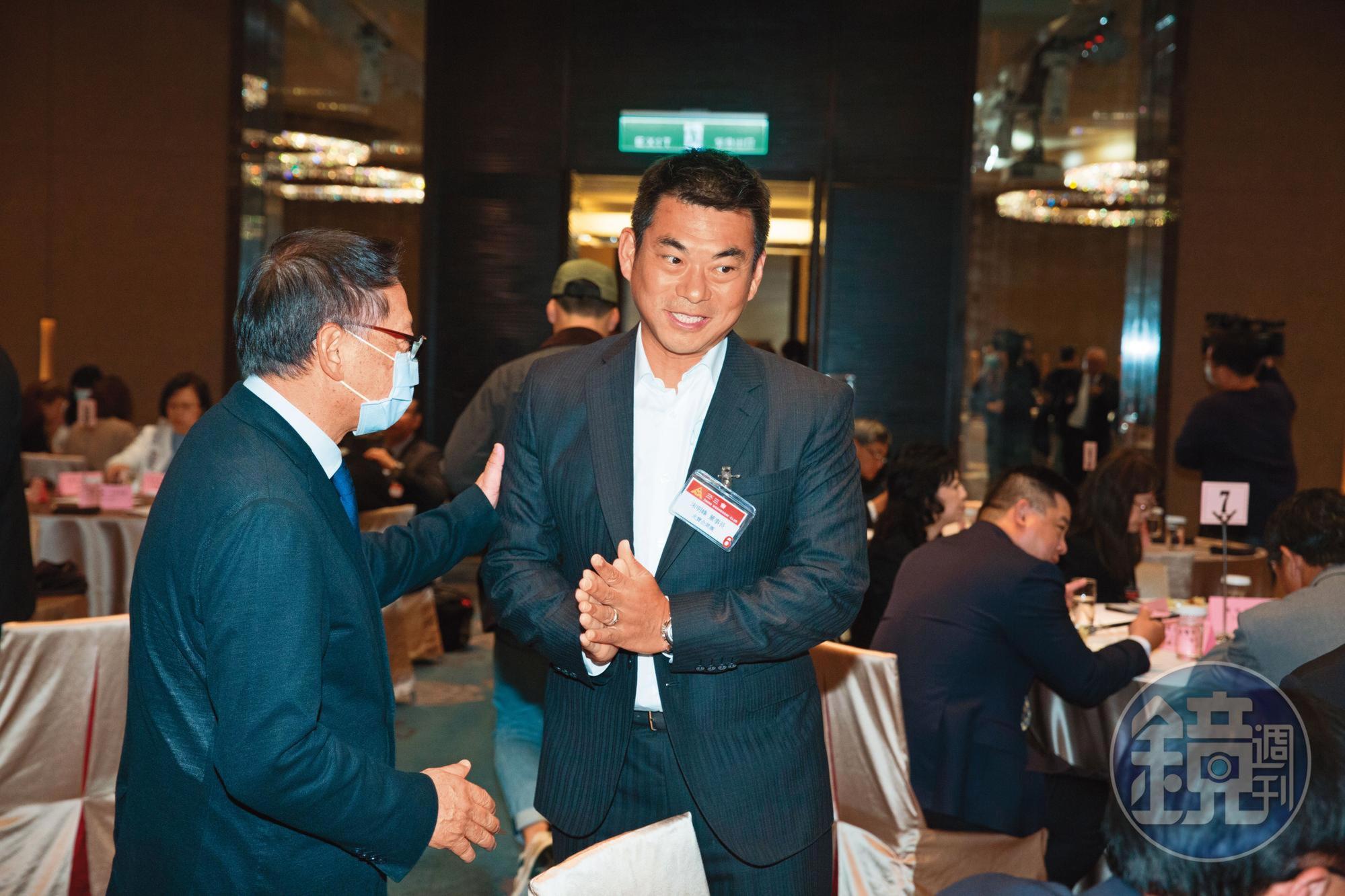 光寶董事長宋明峰(前右)上任後,車用電子成為集團最重要的事業體之一,並大力布局動力儲能領域。