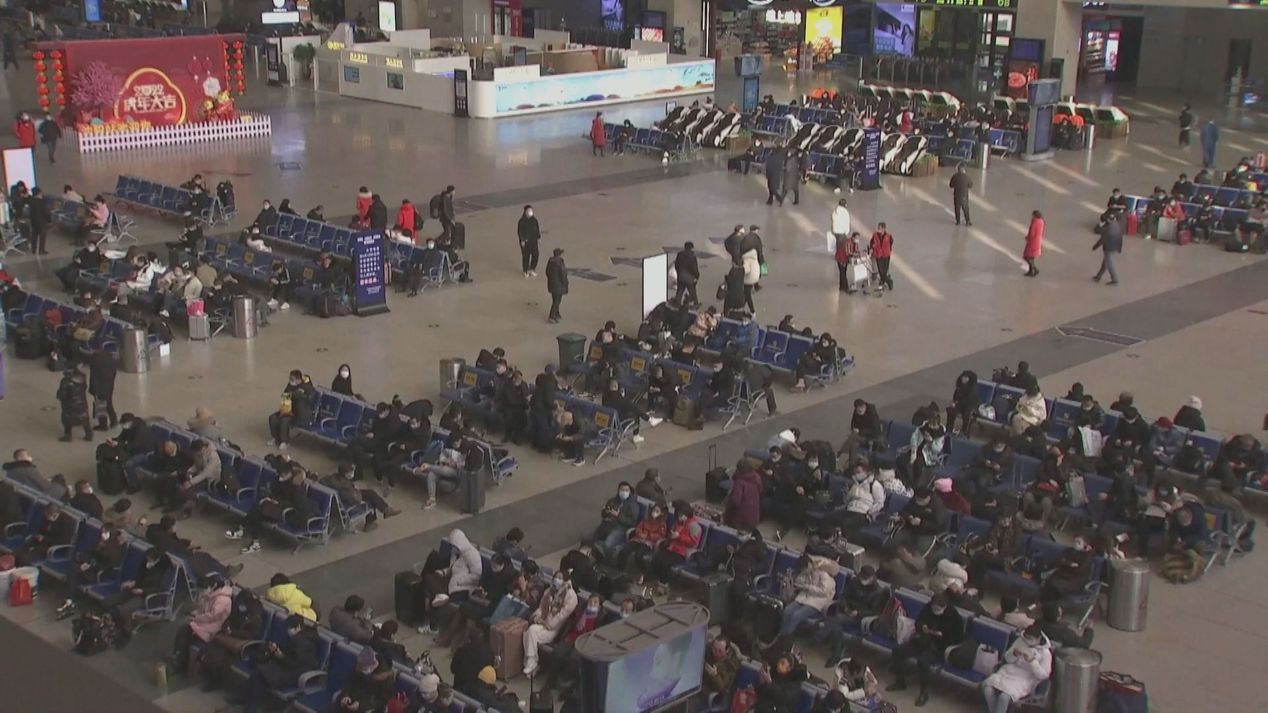為了防堵疫情，今年中國各地鼓勵「就地過年」。（翻攝自CCTV）