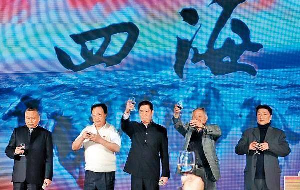 四海幫是台灣3大幫派之一,與部分政商界人士關係緊密。圖為四海幫晚會。(刑事局提供)