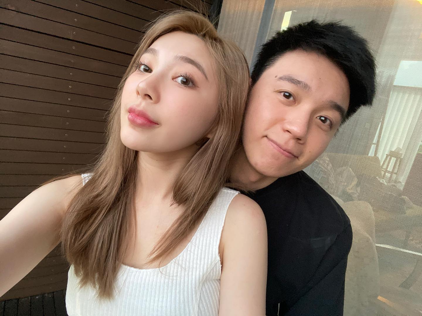 Toyz在直播中自爆，本來今年打算要和女友奈奈結婚，不過後來因涉毒被抓後，2人已經分手了。（翻攝自Toyz臉書）