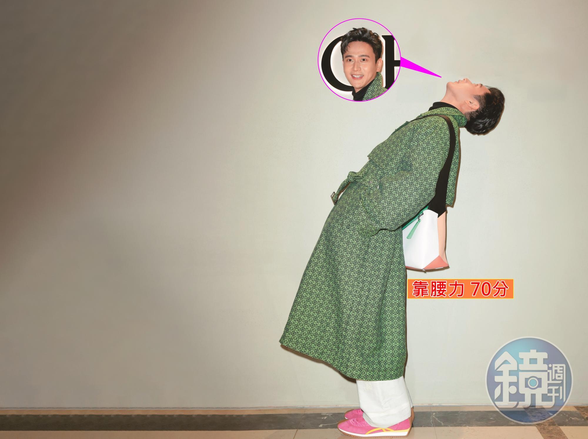 劉冠廷出席LOEWE台北信義新光三越A4店開幕，這腰力給過，小編幫女友孫可芳感到開心！（開心什麼呢？）