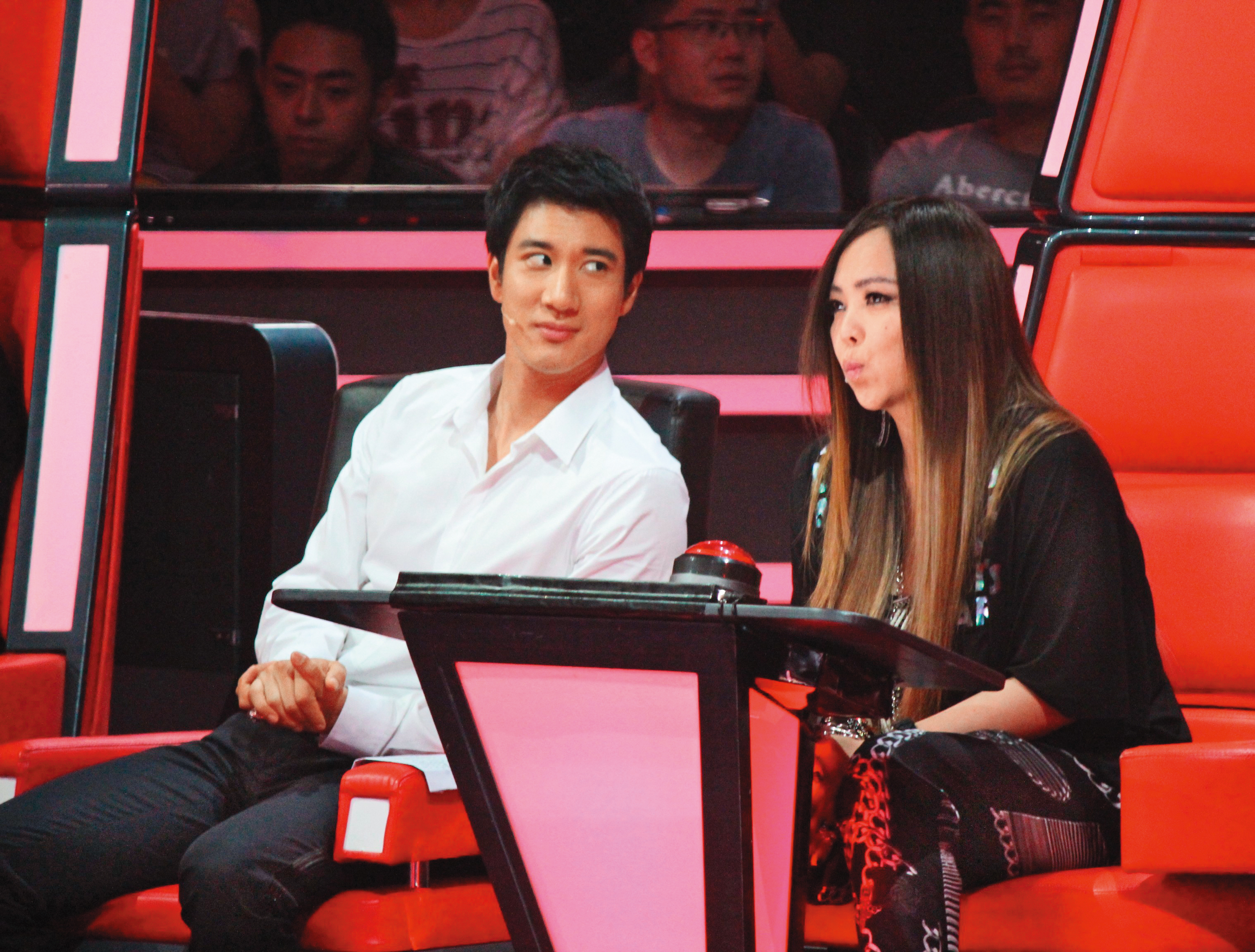 王力宏（左）與張惠妹（右）的一段情，因男方離婚而被翻出回味，並有不少細節流出。（東方IC）