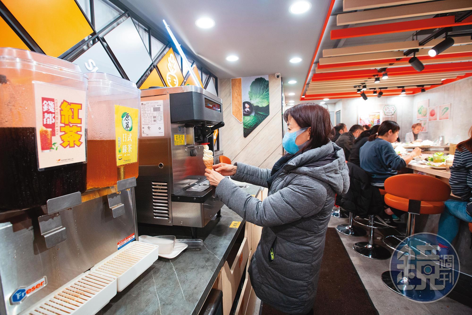 錢都除了鍋物,還有可無限取用的飲料、冰淇淋、紅豆湯等甜品,CP值頗高。
