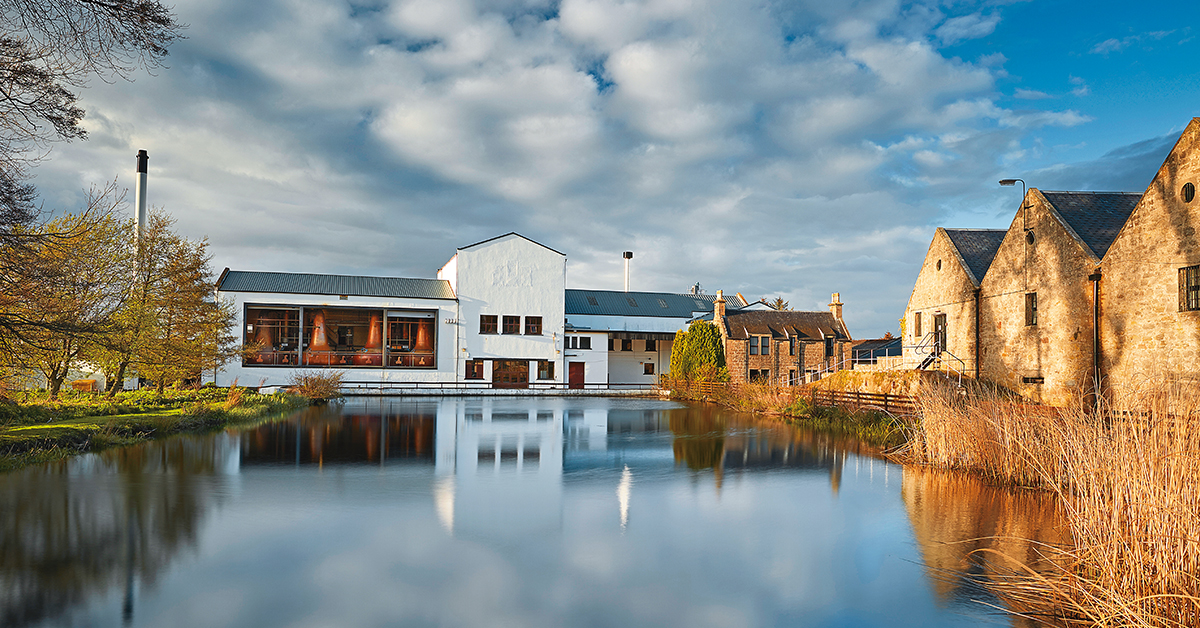 景觀雅緻的皇家柏克萊，是間「雙王認證」的蘇格蘭單一麥芽威士忌酒廠。
