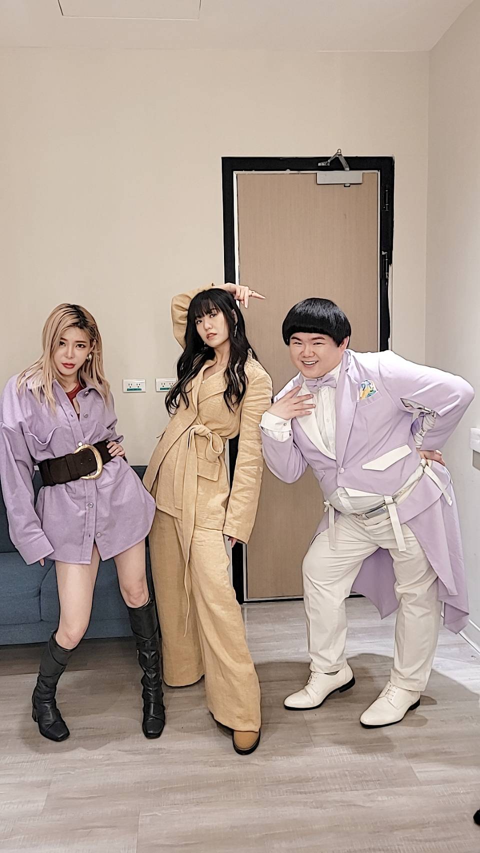 孟慶而上週日和孫盛希、林育羣接力在公益演唱會上演唱。(孟慶而提供)