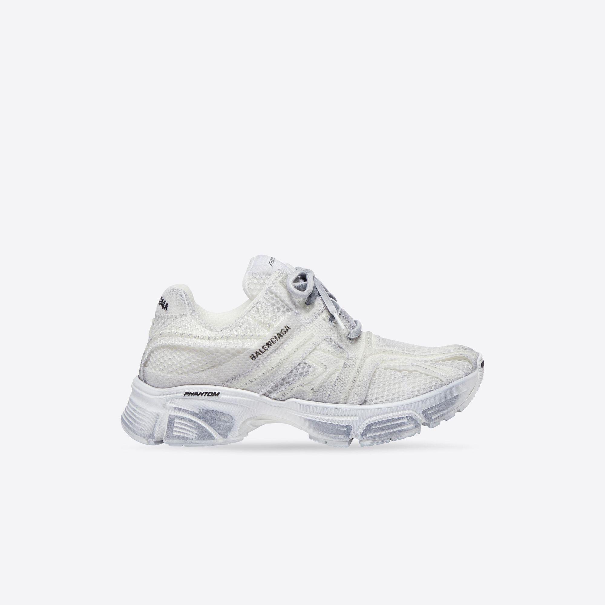 仿舊運動鞋。NT$30,500(BALENCIAGA提供)