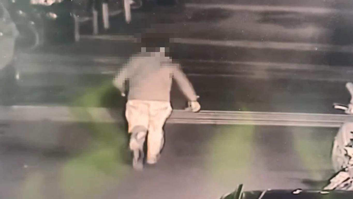 BMW駕駛逃逸後棄車逃跑。(警方提供)
