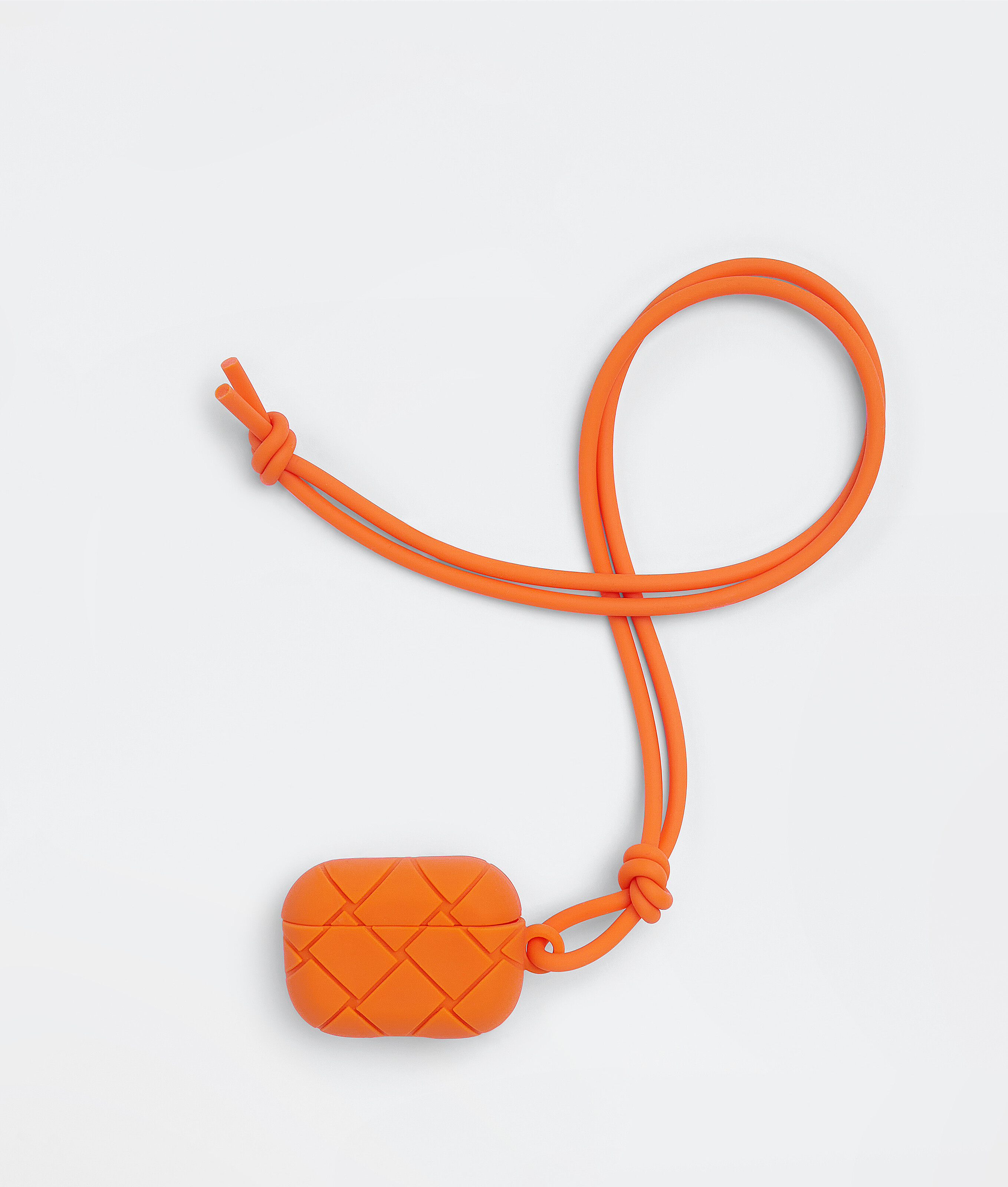 橡膠Airpods Case（鮮橙橘）。NT$5,100（BOTTEGA VENETA提供）