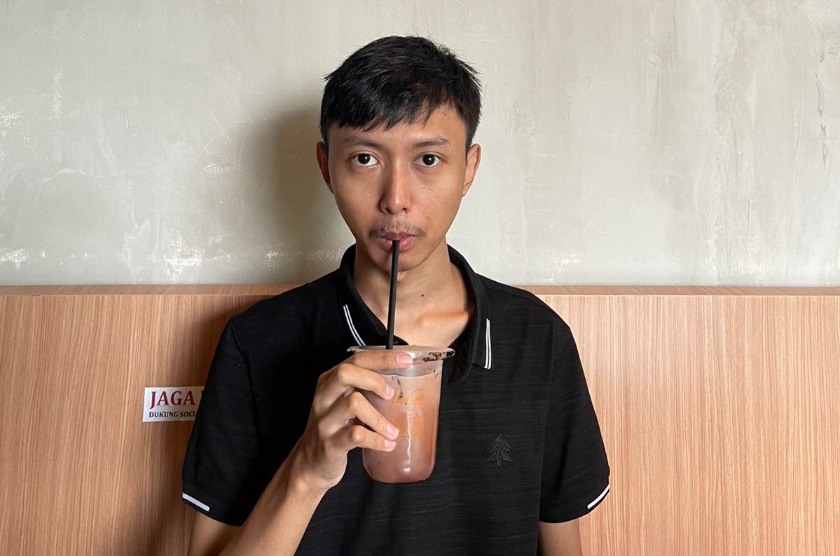 印尼的Ghozali Ghozalo靠著賣自拍照NFT賺進千萬財富。（翻攝Ghozali_Ghozalu推特）