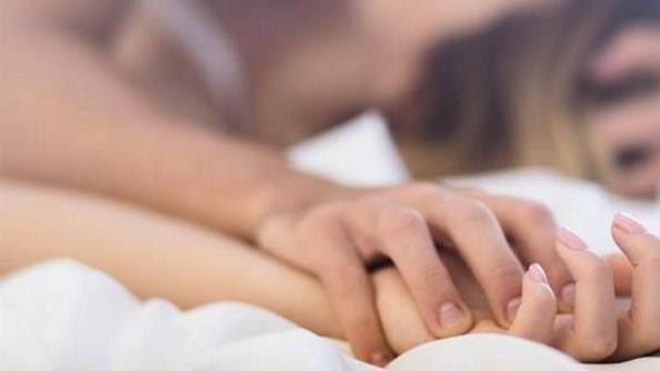 有女網友訴苦，與男友同居許久，加上又要結婚了，但兩人恩愛次數卻少得可憐。（示意圖，Pixabay）