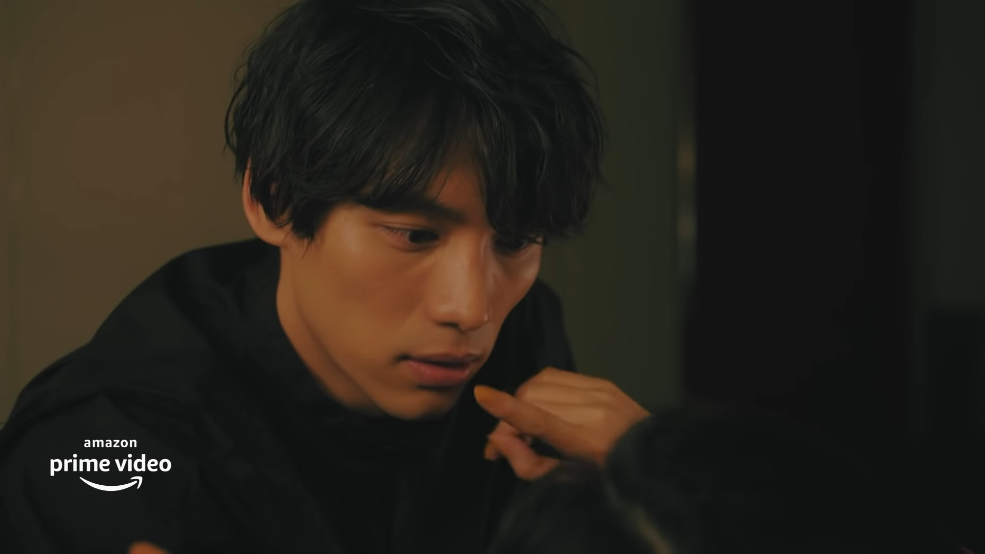 福士蒼汰挑戰日版都敏俊一角，這是他第二次演出外星人角色。（翻攝預告畫面）