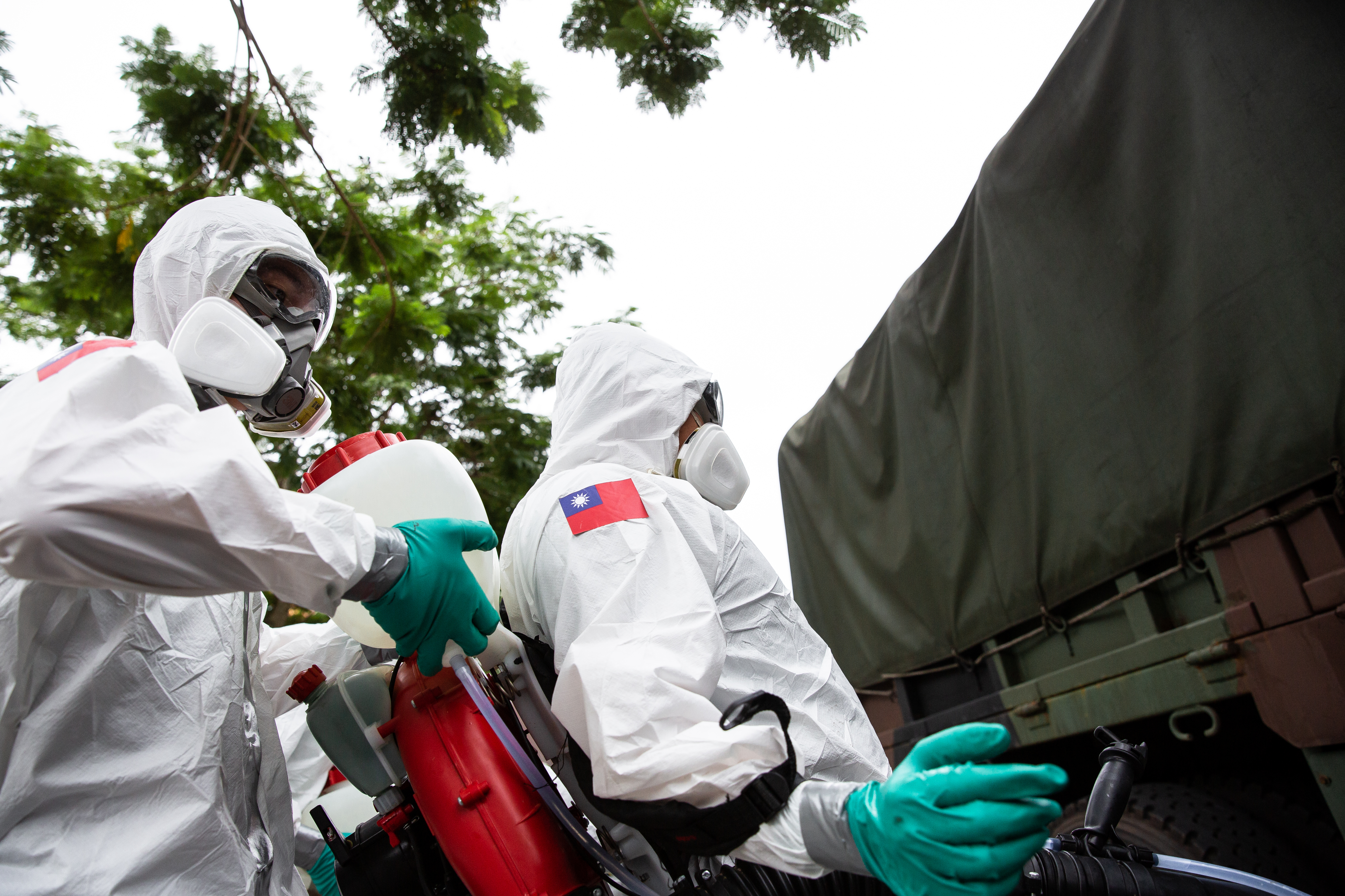 桃園機場群聚案延燒至聯邦銀行、西堤餐廳及校園，相關確診者遍及桃園、雙北與新竹。（本刊資料照）