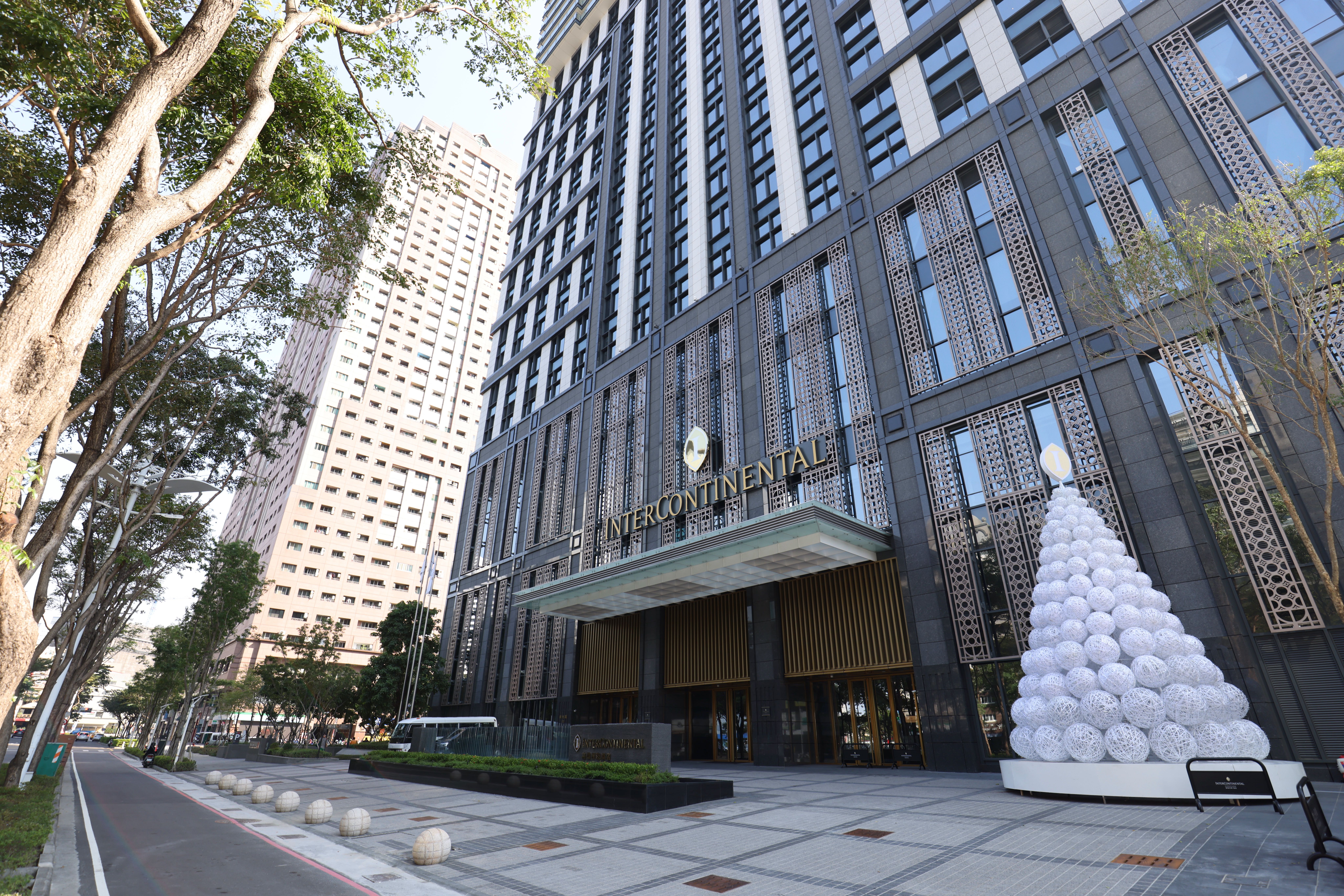 IHG洲際酒店集團旗下「高雄洲際酒店」，去年11月底開幕，搶進港都觀光市場。