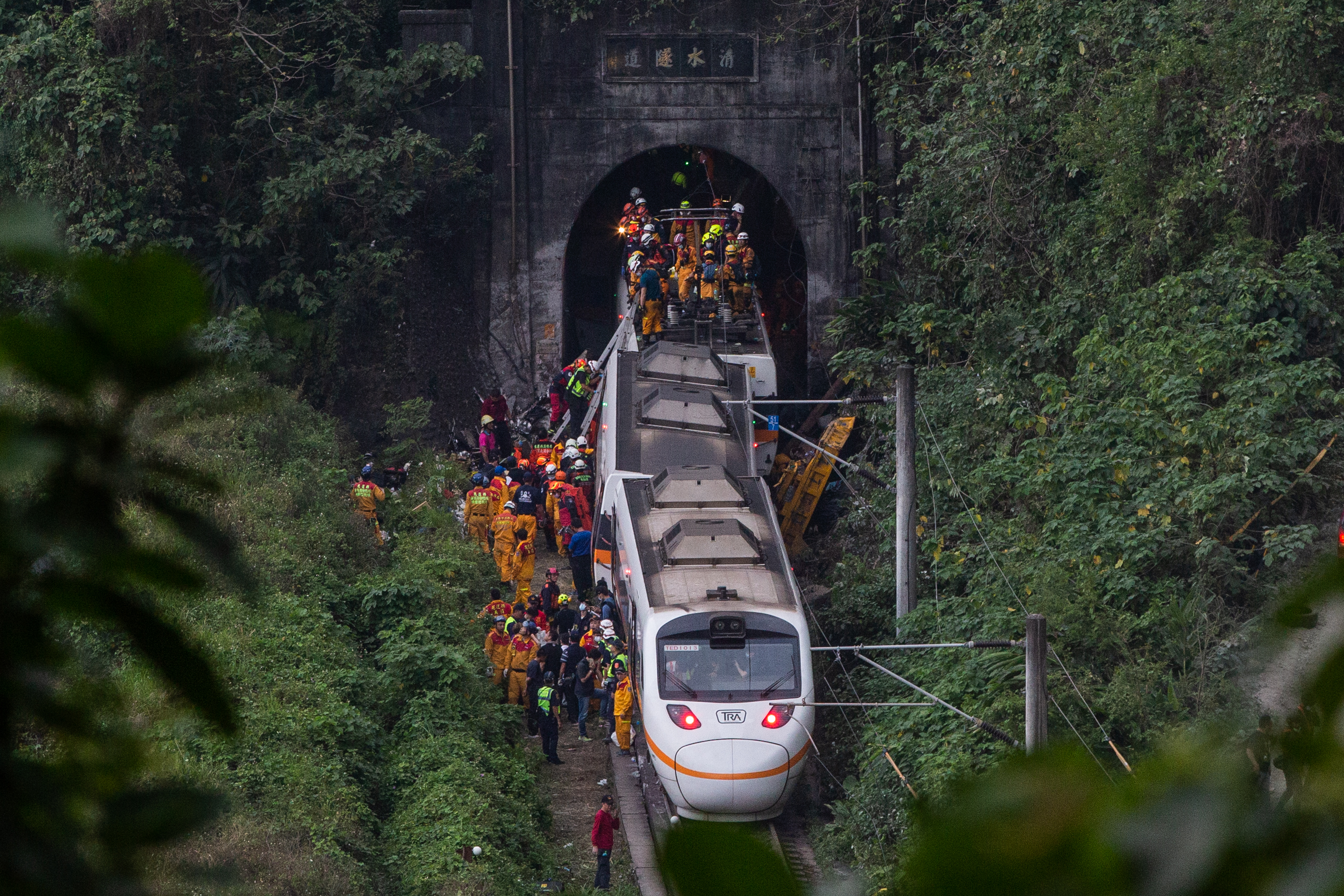台鐵408車次太魯閣號去年4月2日發生出軌意外，造成49死慘劇。