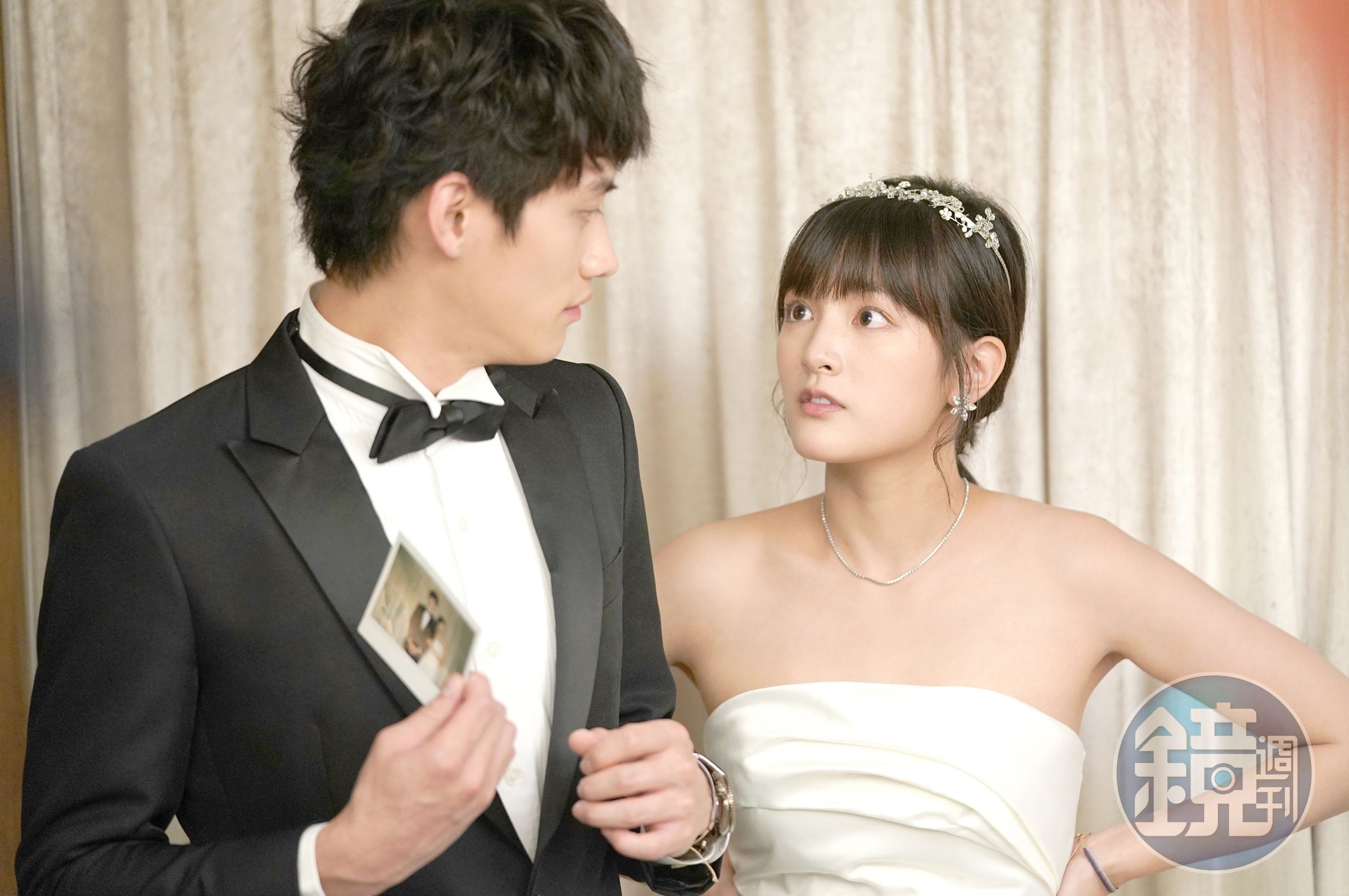 王淨（右）、范少勳（左）主演的《比悲傷》影集版，在Nexflix取得台灣排行榜第三名成績。（好好看文創提供）