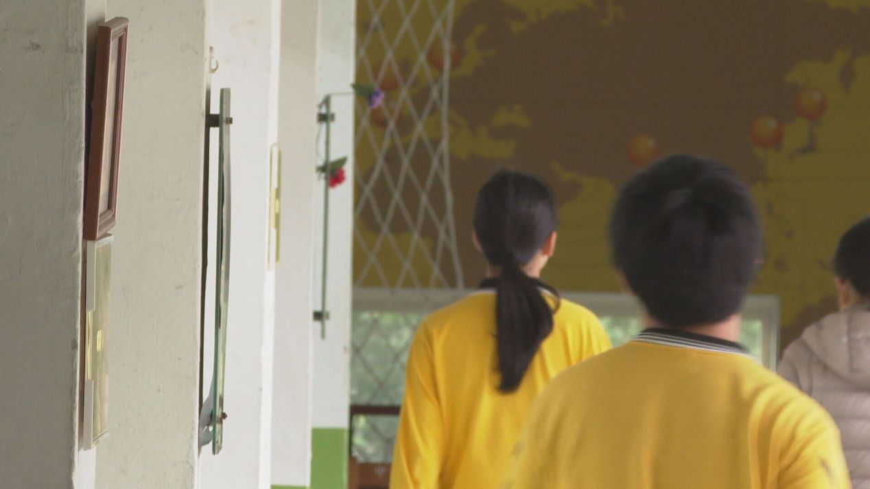 台北市宣布，公立高中職以下學校課後輔導、校外教學、畢業旅行暫停或延期。