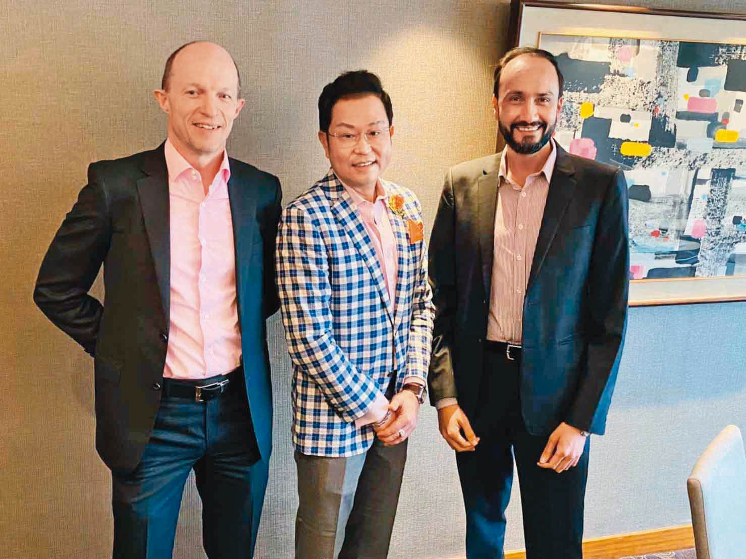 The Keepers of The Quaich台灣分會3位Co-Founder成員齊聚，（左起）愛丁頓北亞區董事總經理白德巍（David Pattison）、台灣保樂力加董事總經理王德勤（Terence Ong）、台灣帝亞吉歐總經理程展鵬（Atul Chhaparwal）。