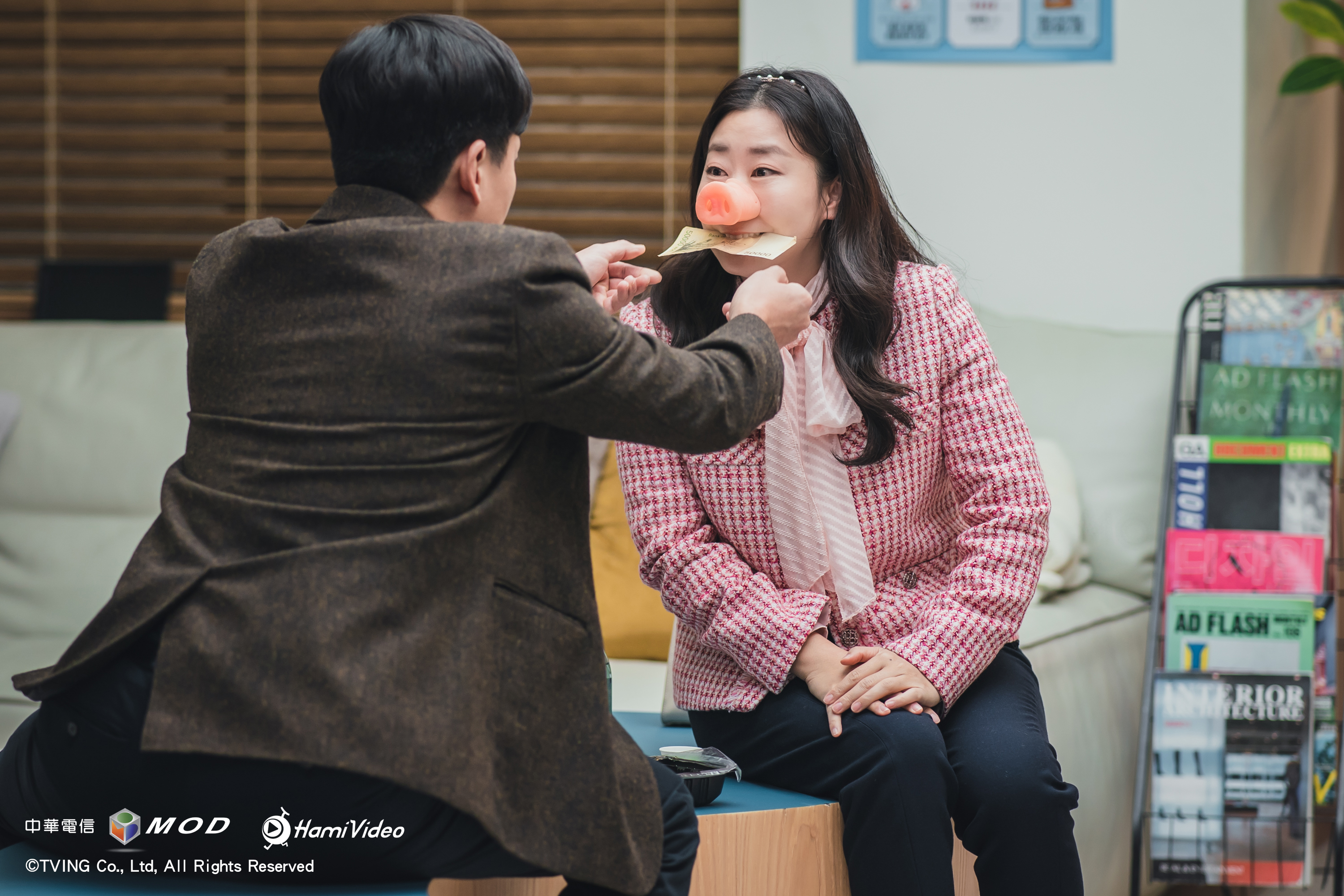 羅美蘭（右）在《內科朴院長》與李瑞鎮飾演夫妻，笑料不斷。（愛爾達電視提供）