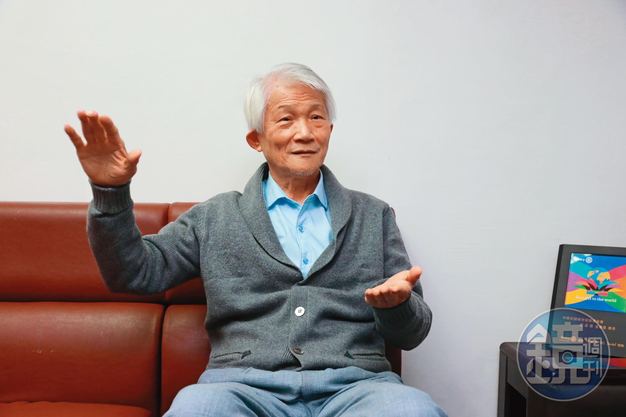 胡海國是國內精神科權威，他認為思覺失調症的病發來自負面情緒的累積，而非一夕發生。