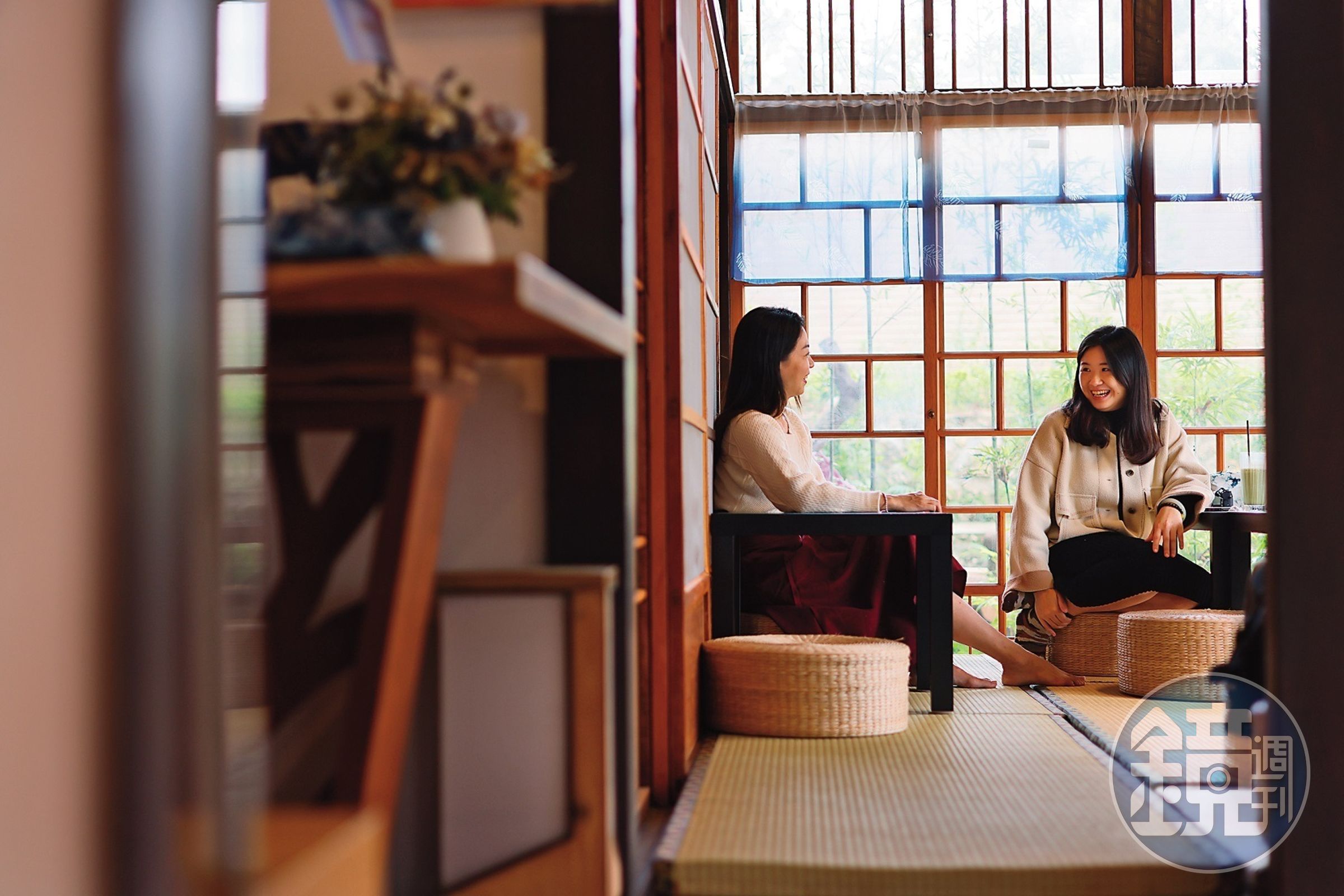 坐在「卓也竹園町」日式老屋內，令人放鬆自在。