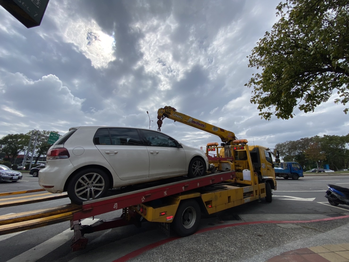 一場因為車子被拖吊而開啟的城市旅行。