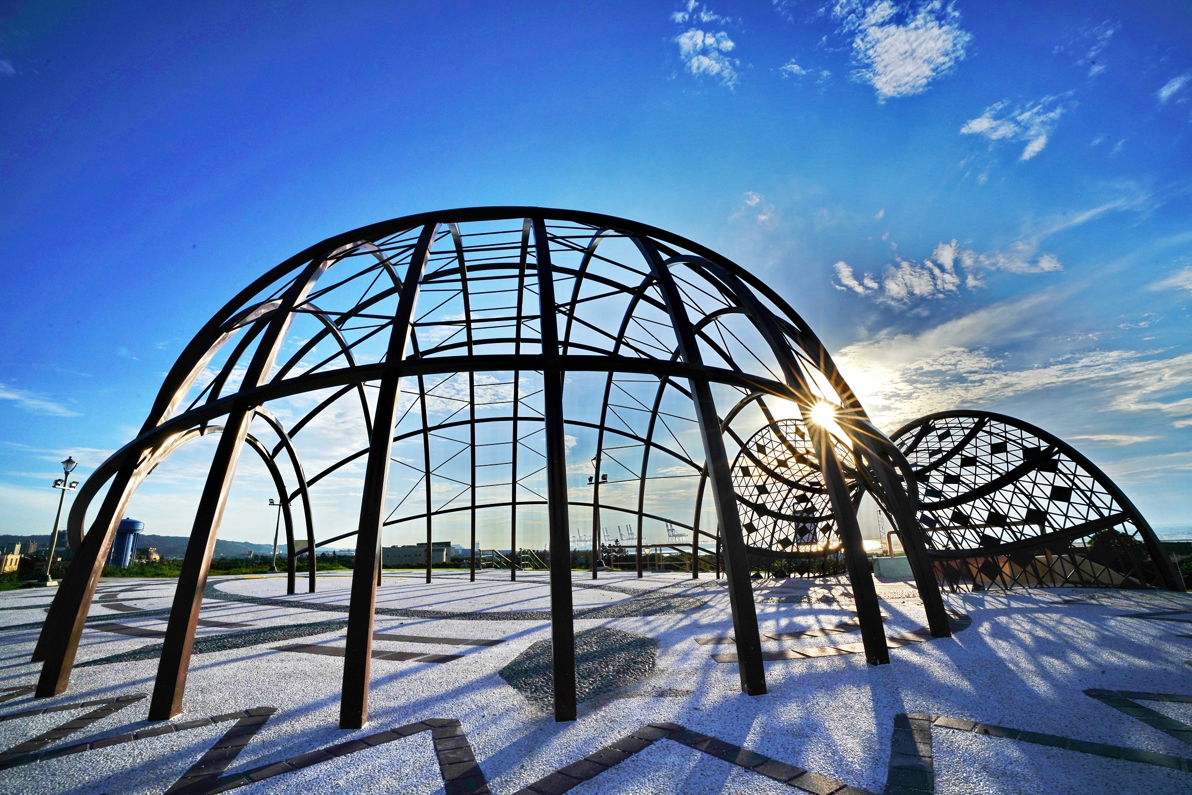 十三行文化公園兒童共融遊戲場適合親子踏青共遊。（新北高灘處提供）