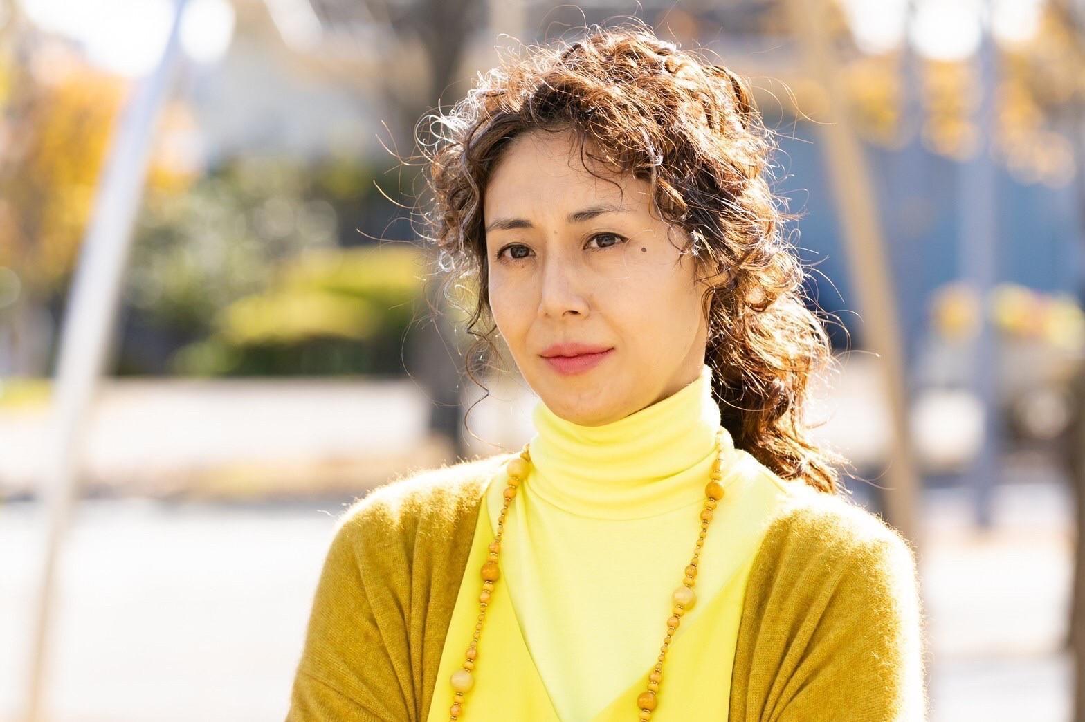松嶋菜菜子在日劇《隔壁的阿力》造型竟神似近來在台爆紅「美輪明宏手機之亂」。（friDay影音提供）