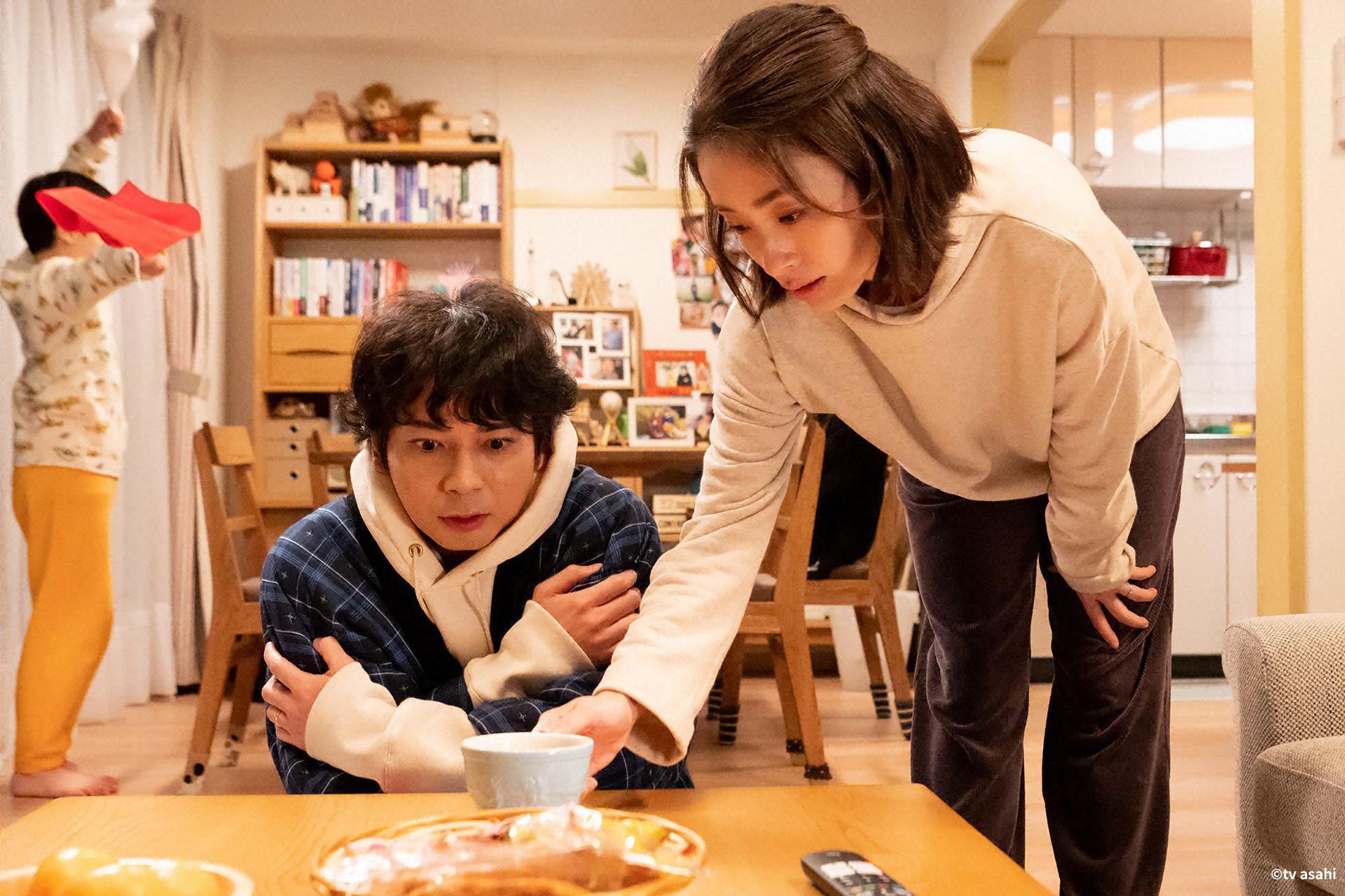 松本潤與上戶彩在《隔壁的阿力》演夫妻，兩人是首次同台演戲。（friDay影音提供）