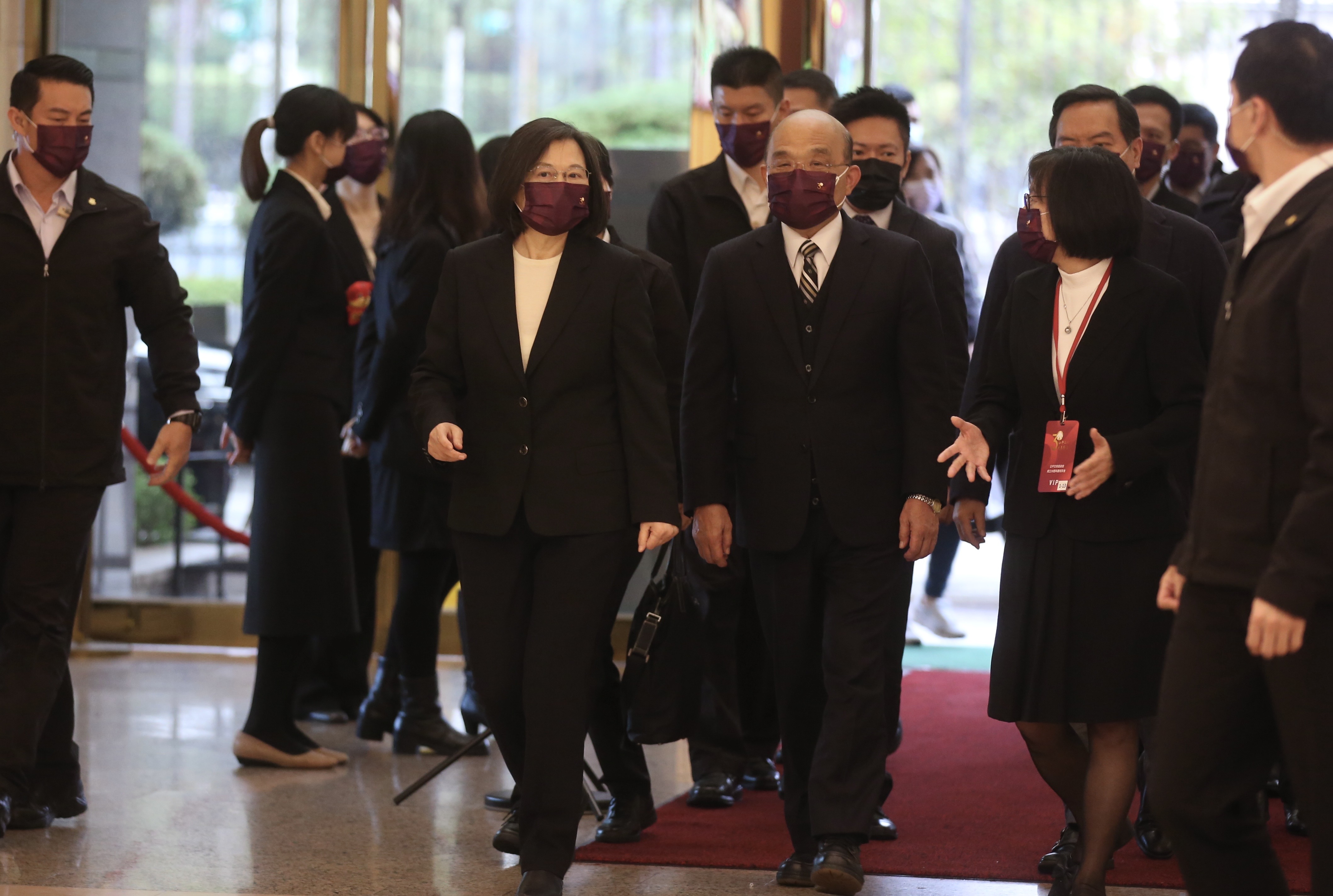 蔡英文（左）、蘇貞昌（右）公平交易委員會30週年慶祝茶會，針對國台辦轟賴清德「過境謀獨」，蘇貞昌反批中國不該妄加批評。