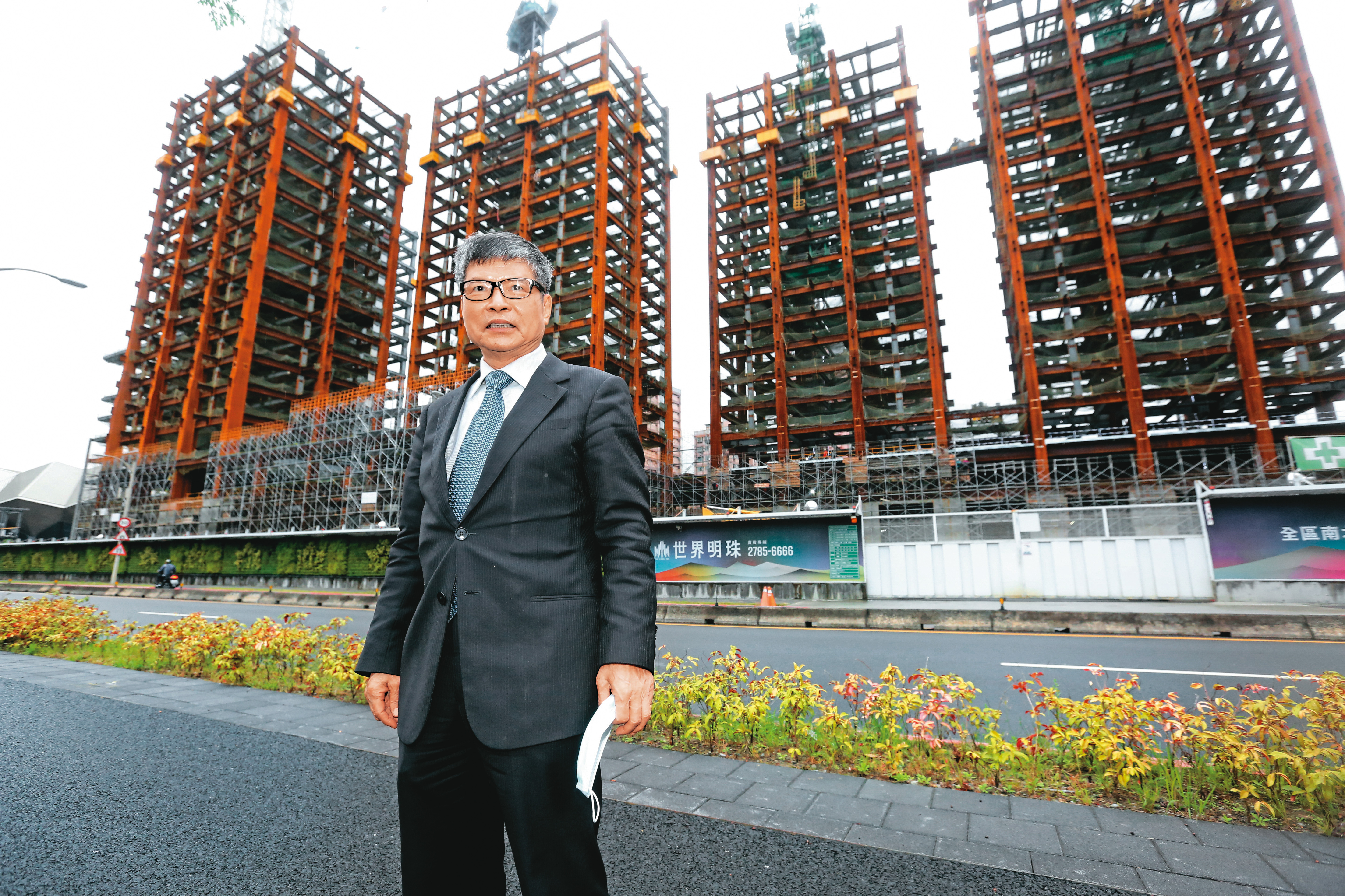 林學圃去年底驟逝，來不及看到畢生心血世界明珠大案完工。