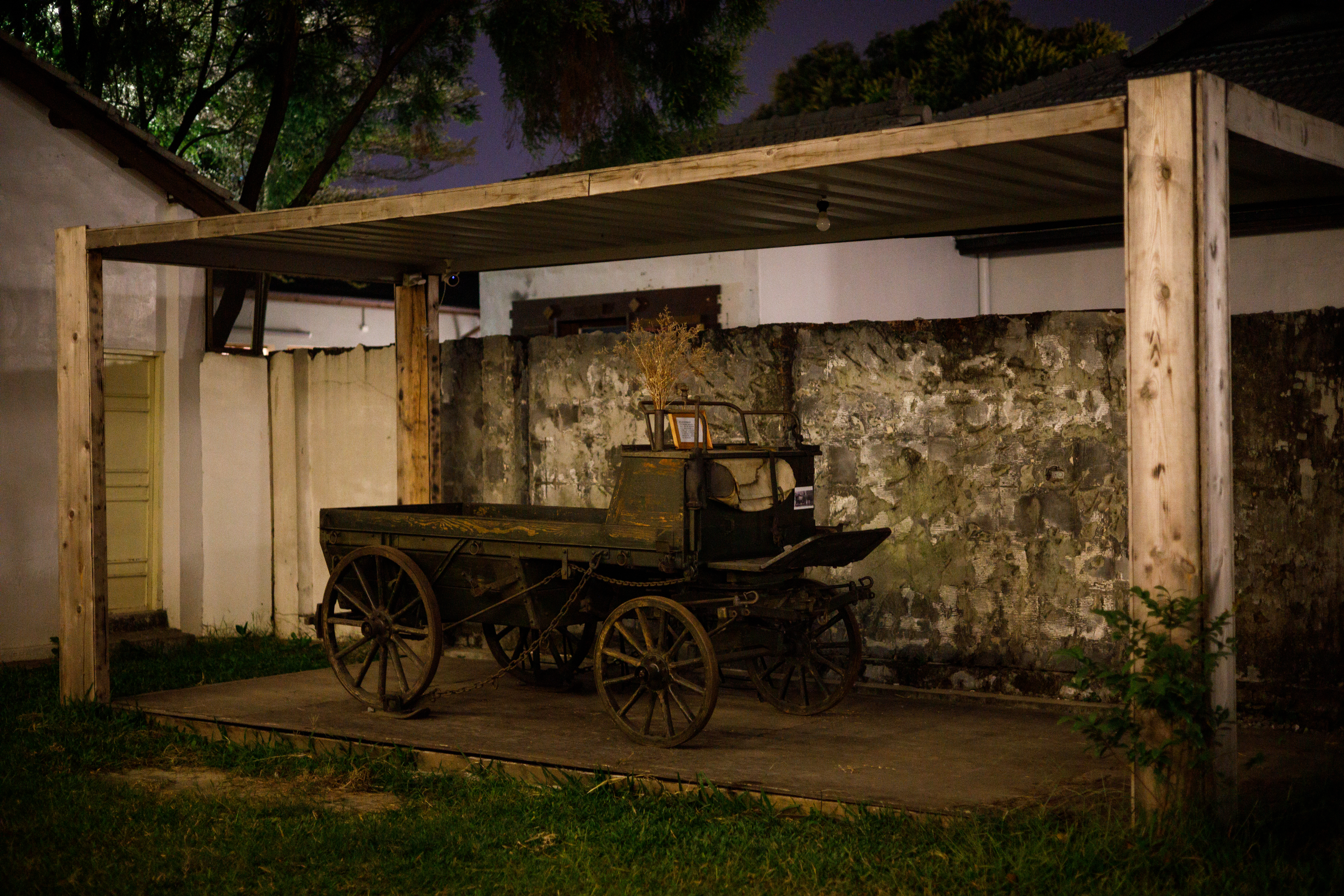 鎮店之寶是自1937年保存至今的軍用運輸馬車。