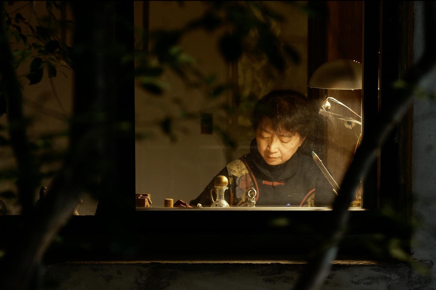 侯孝賢的御用編劇朱天文不僅筆下功夫了得,也首度擔任導演,執導紀錄片《願未央》留下他們的文學身影。(目宿媒體)