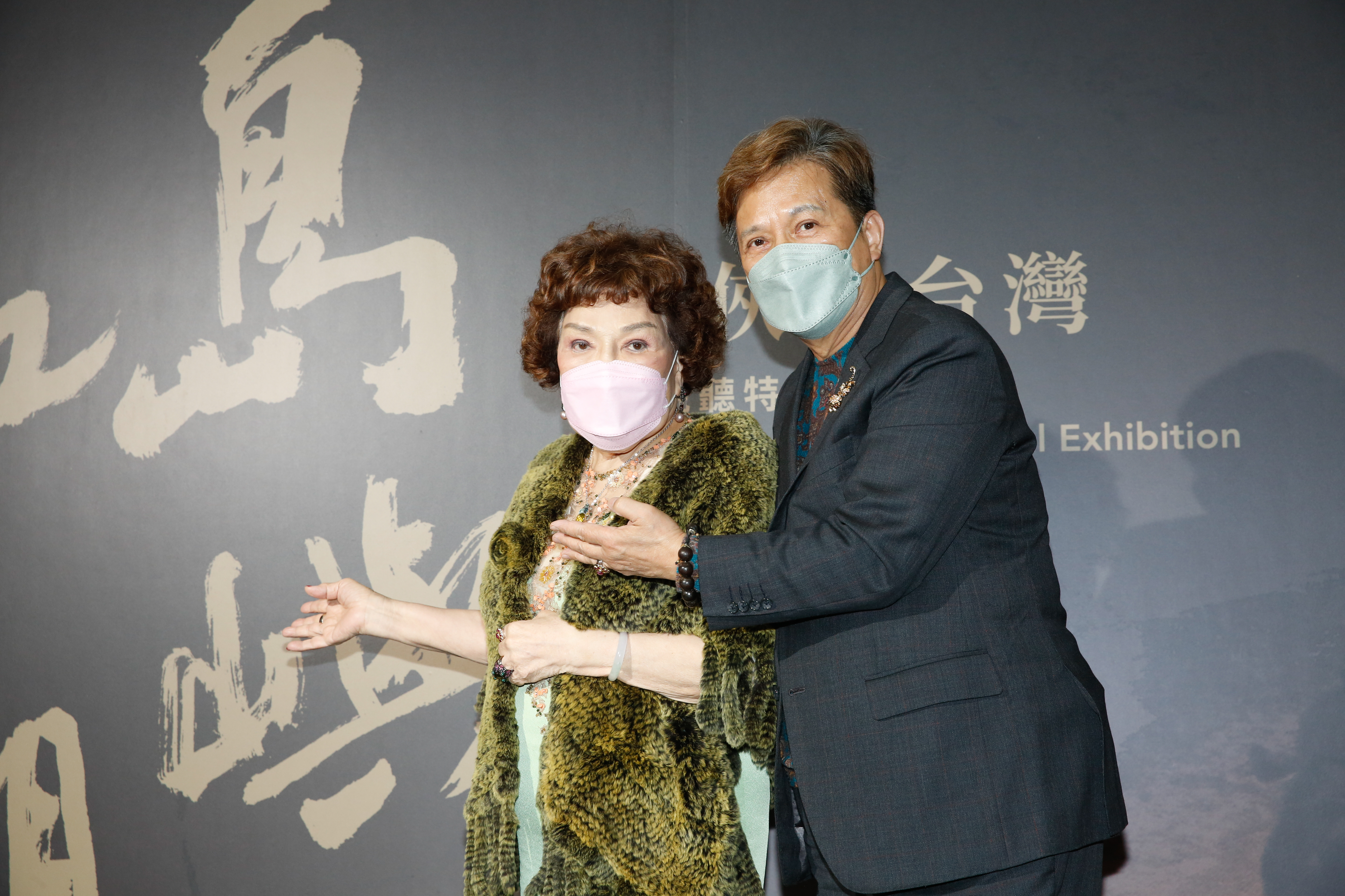 周遊（左）、李朝永（右）開啟台灣武俠電視劇的風潮，發揚獨樹一幟的唯美路線。