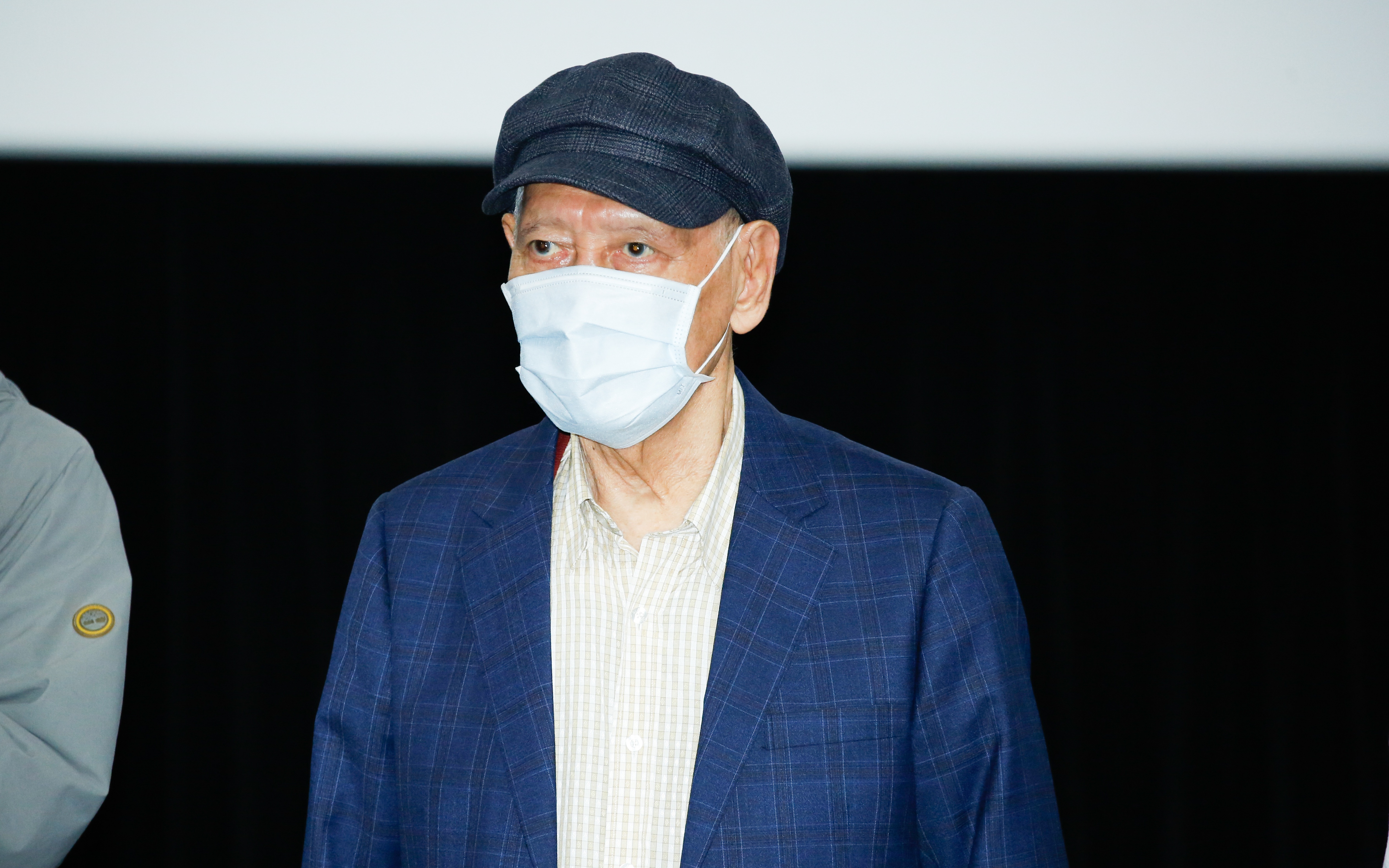 資深影人石雋，以代表身份向所有協力完成紀錄片《大俠胡金銓》的影人致謝。