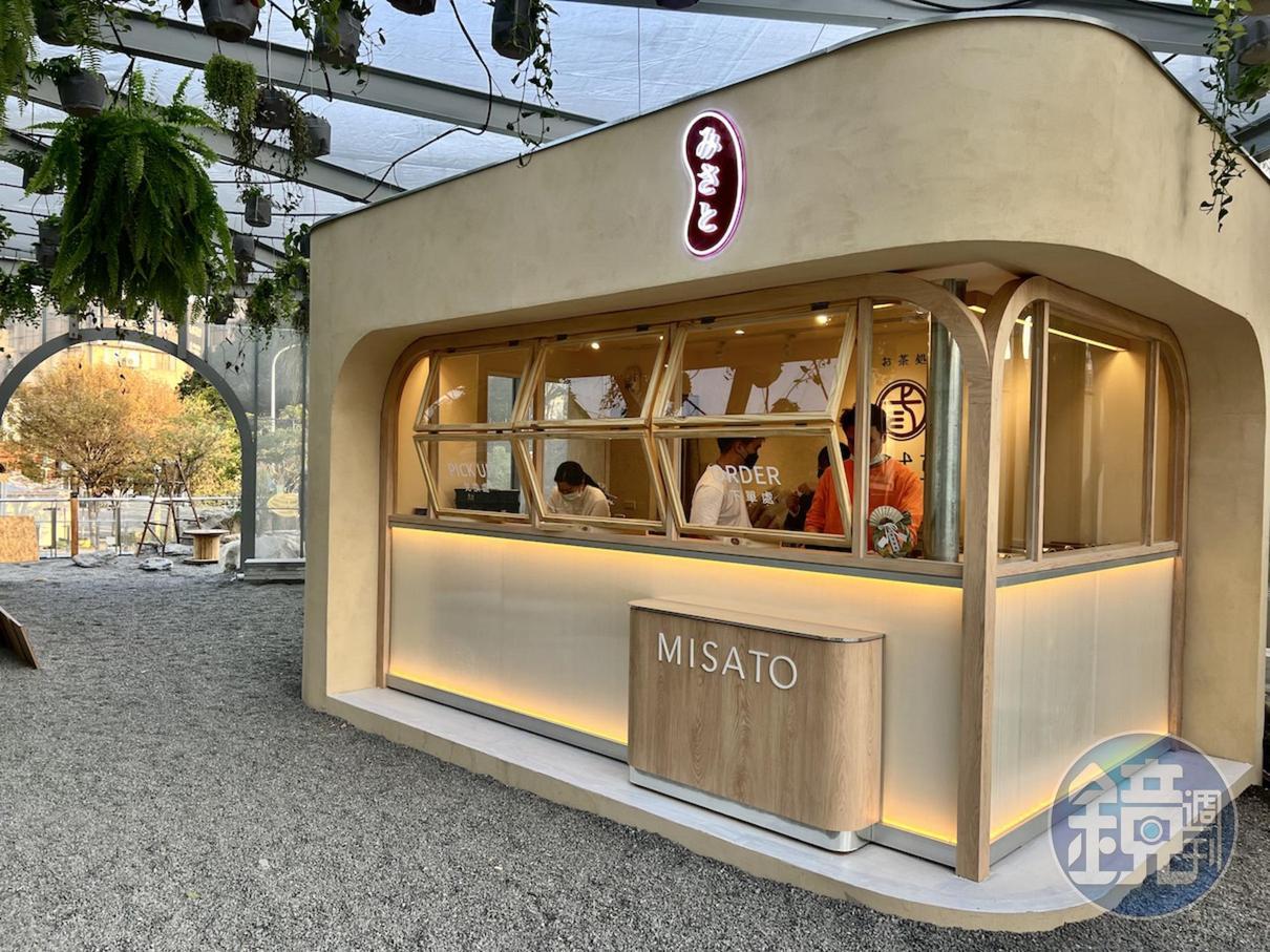 一樓城市綠洲區的店鋪以外帶為主。