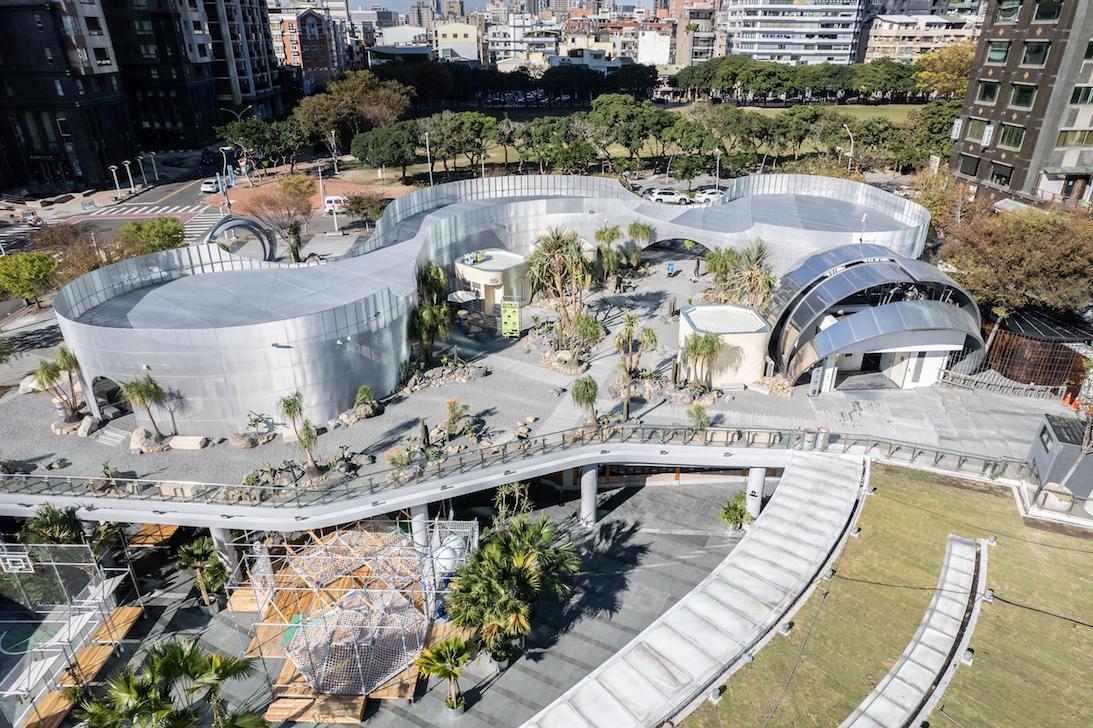 佔地2千坪原本已閒置的草悟道廣場，在勤美集團承接下，打造出有別一般公園的都市叢林感。（PARK2草悟廣場提供）
