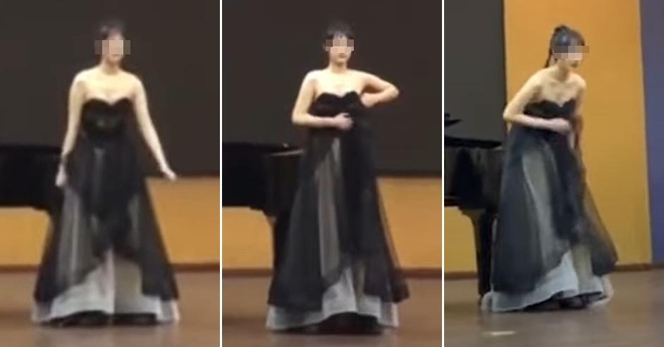 音樂系女大生期末考表演聲樂,因禮服尺寸不合,她一吸氣或換氣時就可能走光,只好不停用假動作壓住衣服,讓台下老師相當尷尬。(翻攝自《星視頻》)