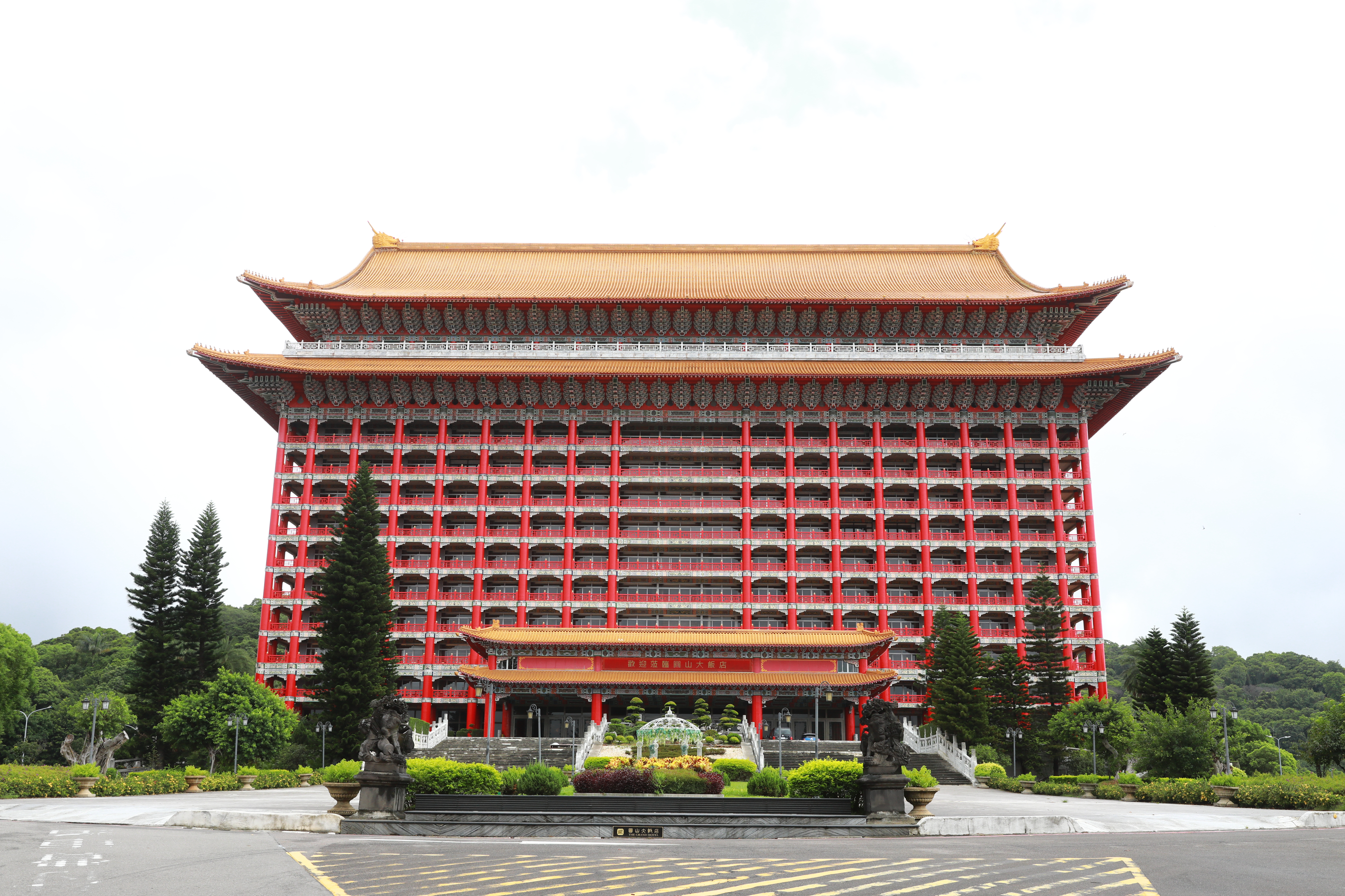 台北知名「圓山飯店」驚傳有廚師確診，已緊急清消。（本刊資料照）