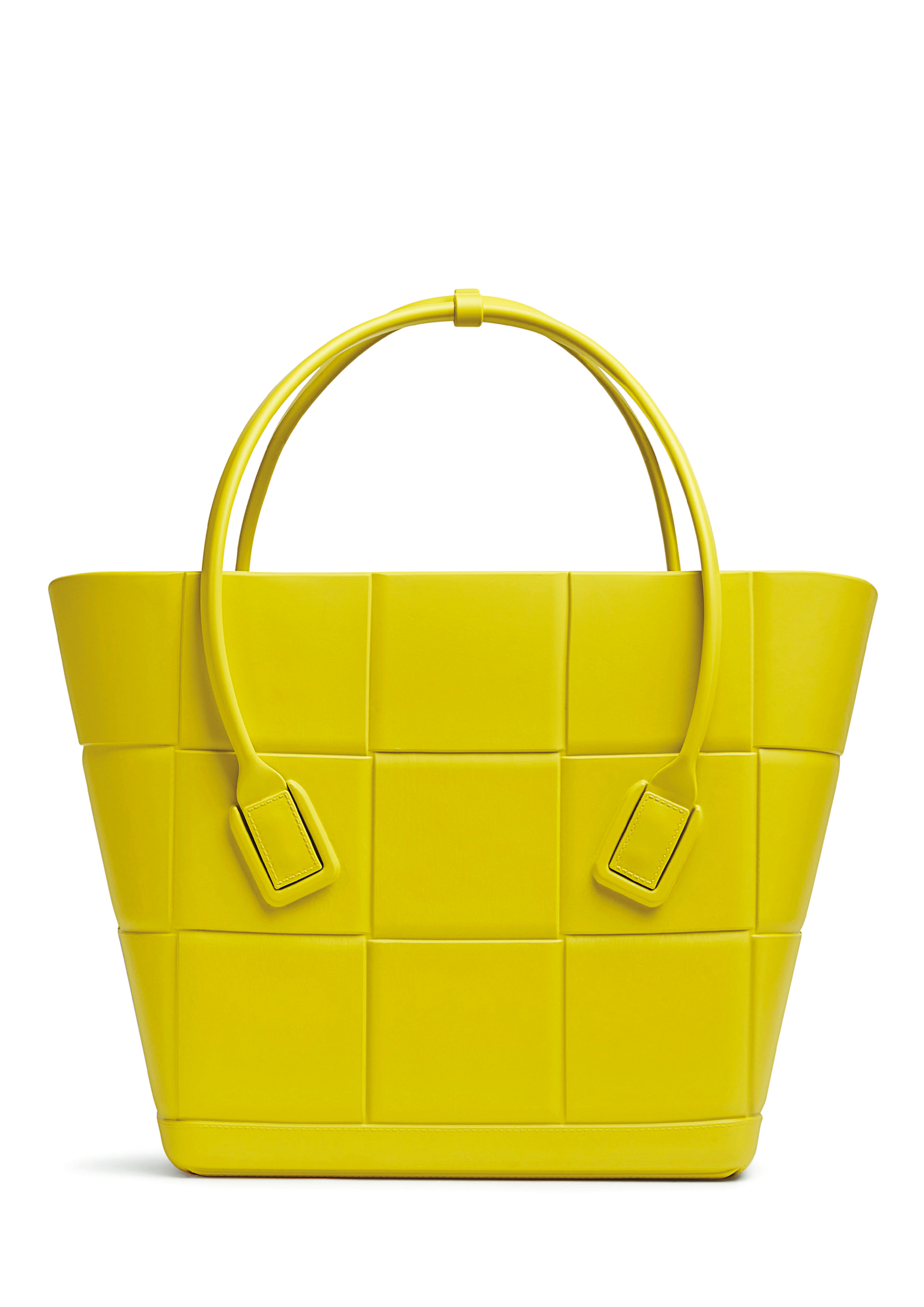 Arco啞光橡膠壓紋托特包（奇異綠） NT$49,900（BOTTEGA VENETA提供）
