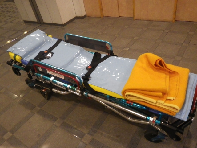 2名男子竟然帶著屍體上郵局想要詐領養老金。（圖 photo-ac）