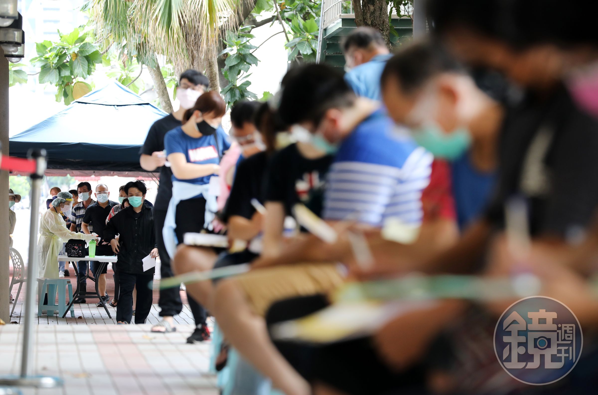 若尚未施打第一劑、第二劑民眾，可於衛福部網站「新冠肺炎接種專區」進行預約。（周永受）