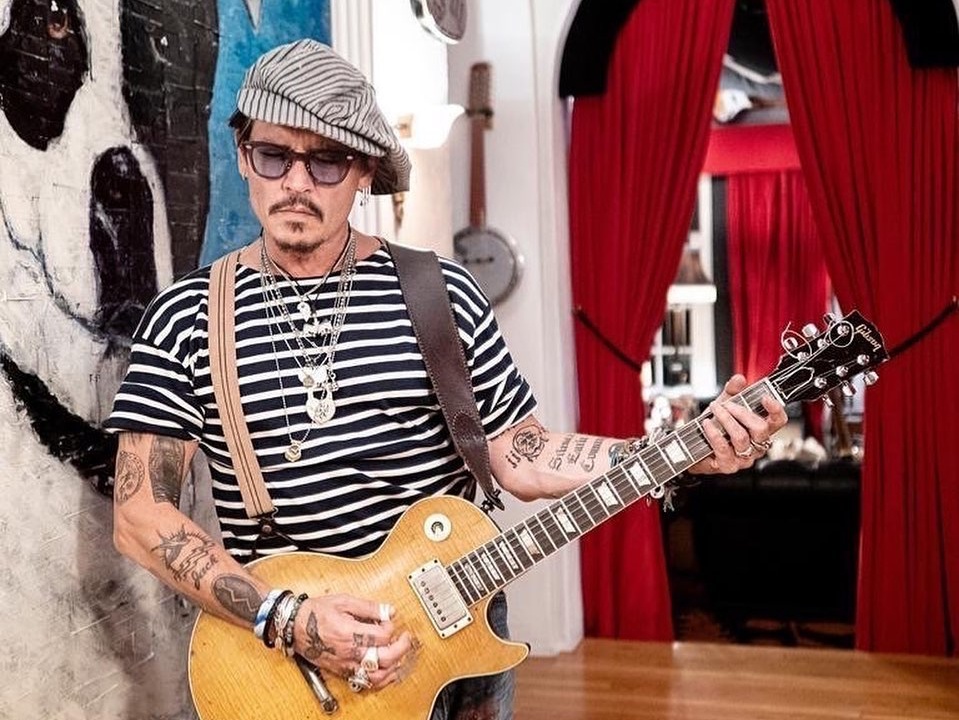 強尼戴普遭好萊塢抵制，他轉而在歐洲尋找機會，今夏就會開拍新片，扮演不得人心的法國君王路易十五。（翻攝自強尼戴普IG）