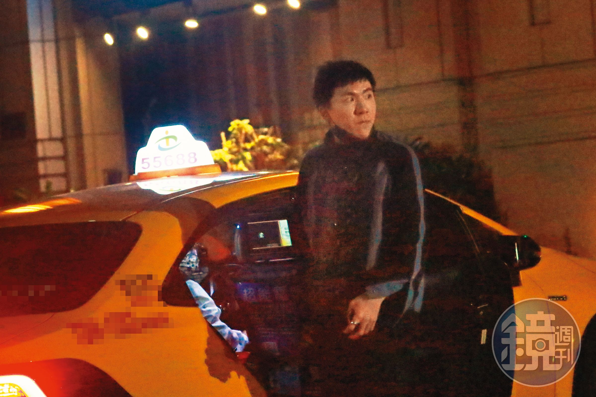 12月24日23：18，吳承恩和團員吃完宵夜後，提前搭計程車離開返家。