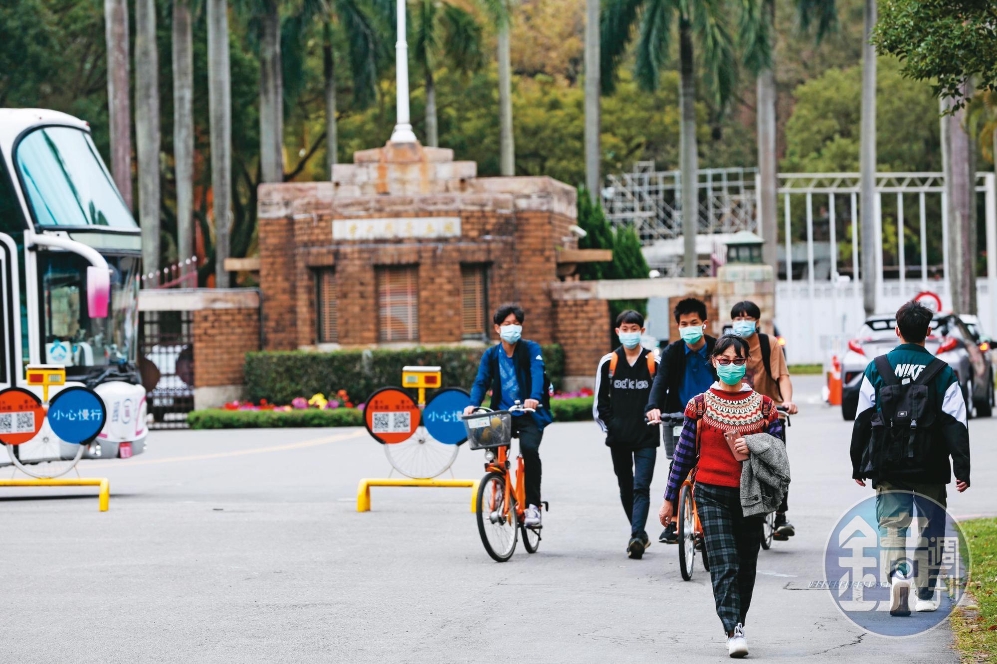 林秉樞以政大博士生身分到其他大學旁聽,一副上進的模樣,擄獲不少女學生的芳心,未料他竟是家暴女友的累犯。圖為示意畫面。