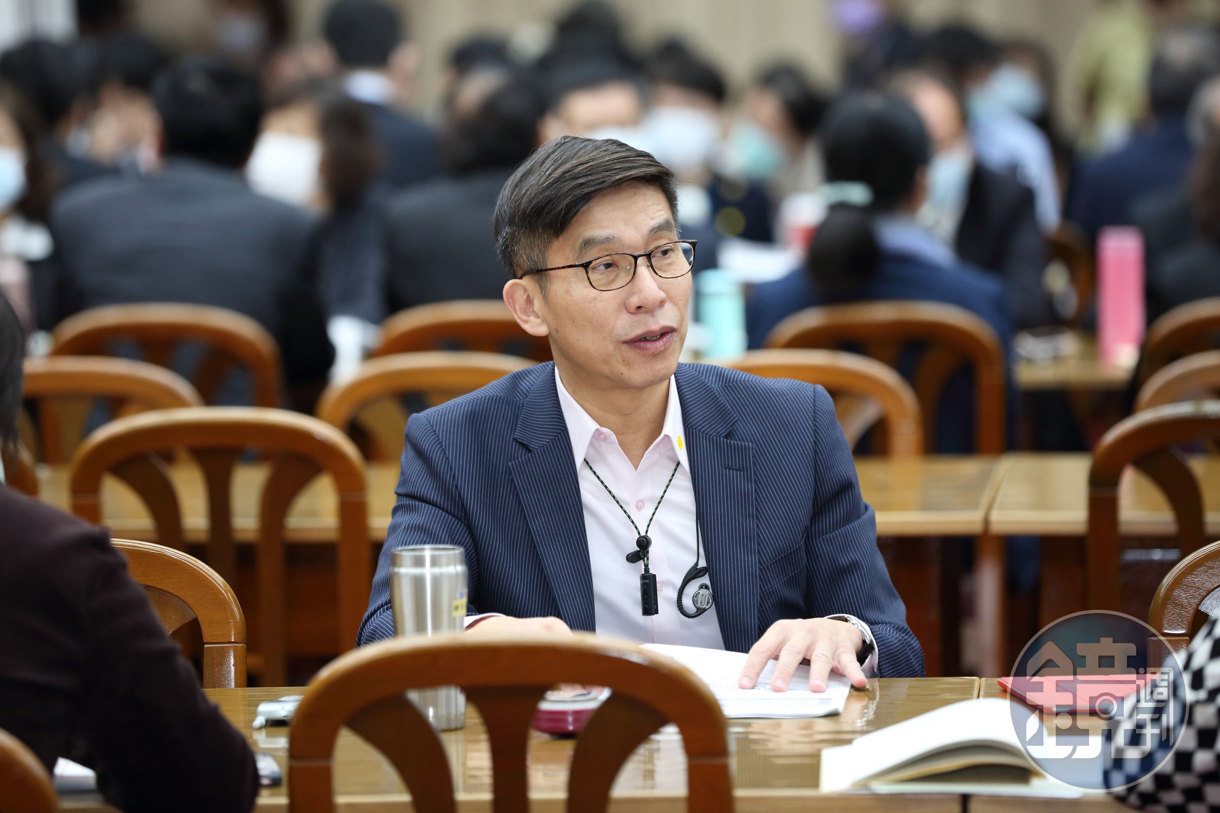 立委鍾佳濱日前受邀參與明華園演出，遭疑違反防疫規定。（本刊資料照）