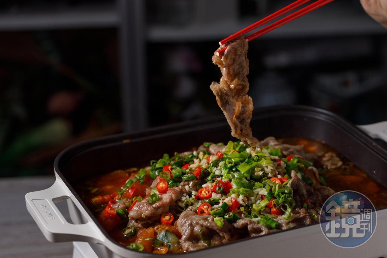米兒推薦「雷米夏舖子（Red Meat Shop）」的牛肉片脂油漂亮，還可以選購食材箱，一次買齊年菜的生鮮肉品。